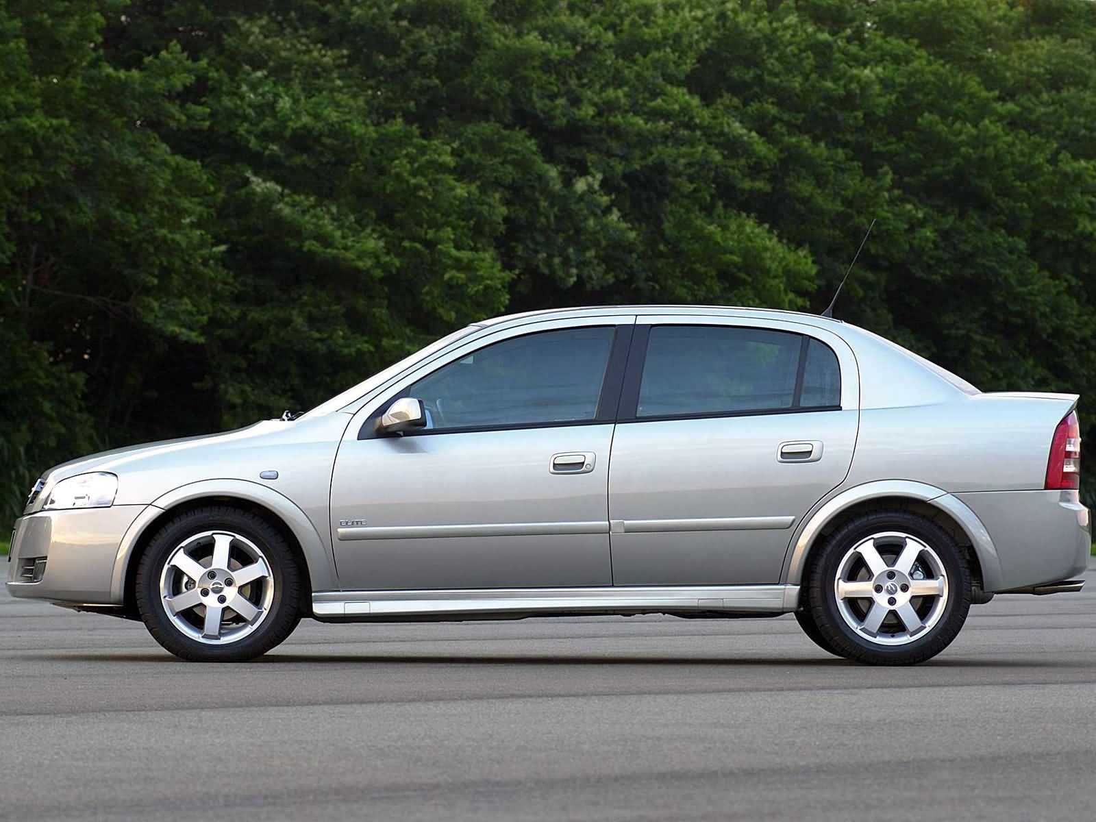 Chevrolet Astra Sedan 2.0 FlexPower E85 140hp, 2011