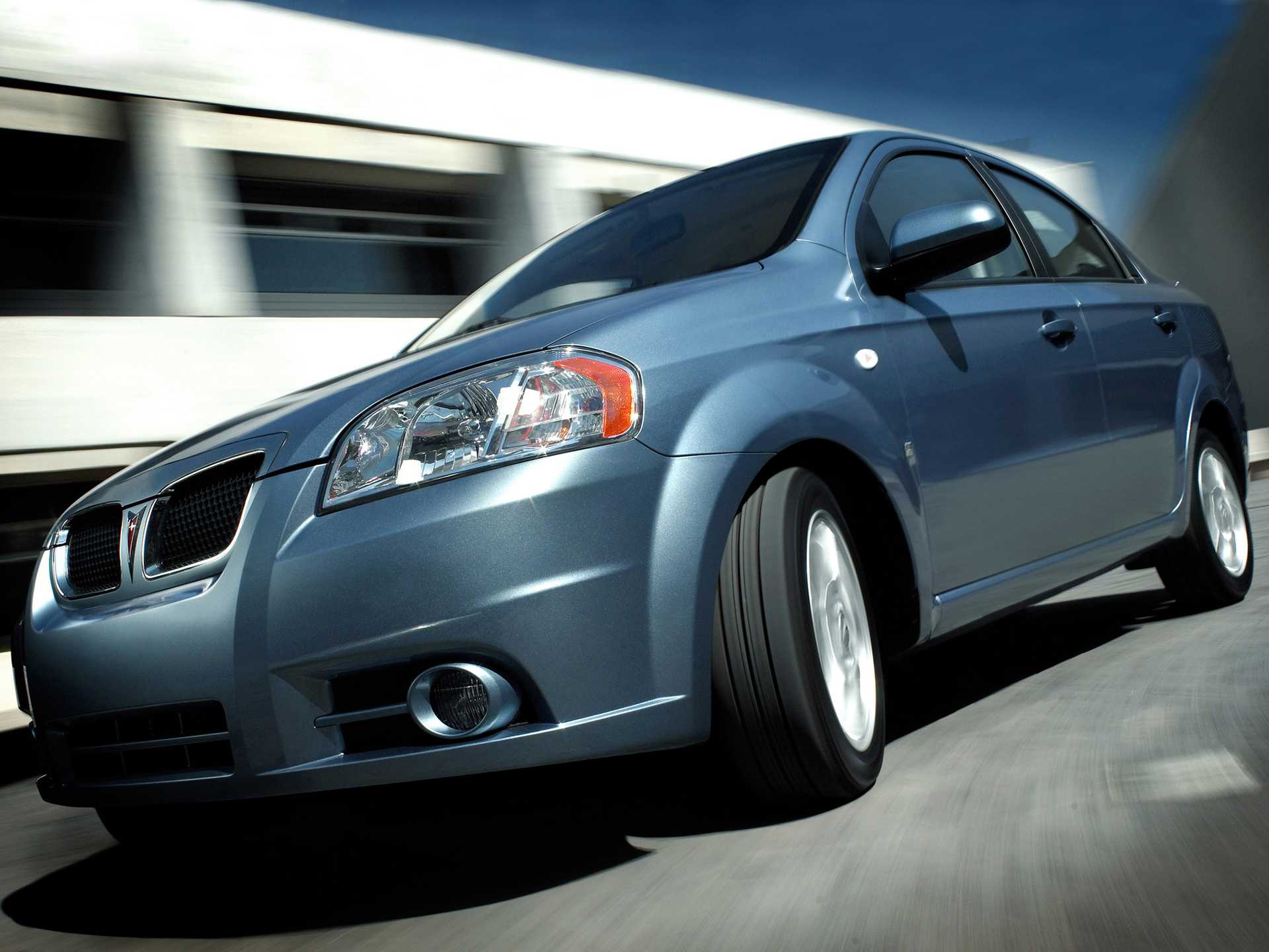 Pontiac G3 Sedan generation T250 1.6