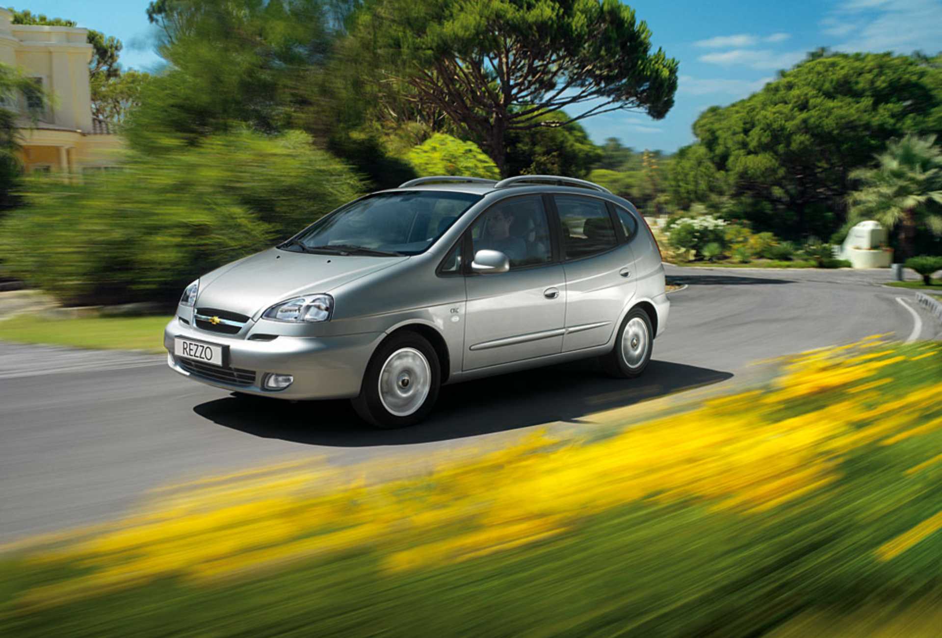 Chevrolet Rezzo 2.0 121hp, 2004