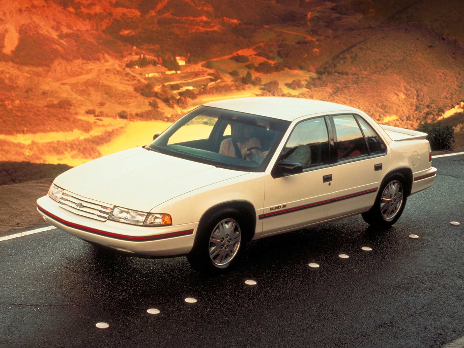 Chevrolet Lumina Euro 3.1 V6 MFI Hydra-Matic, 141hp, 1991