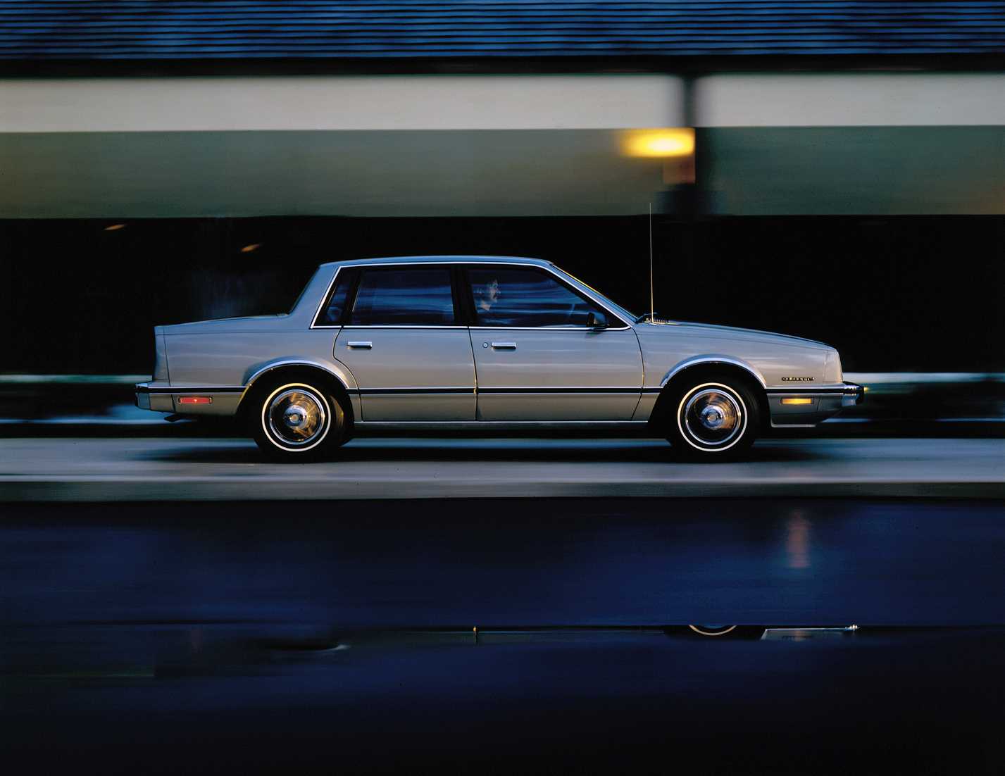 Chevrolet Celebrity 2.8 V6 Hydra-Matic, 3-speed