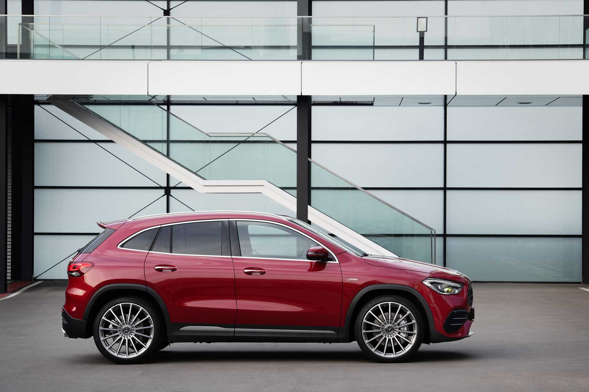 Mercedes-Benz AMG GLA 35 4MATIC  8G-DCT, 306hp, 2021