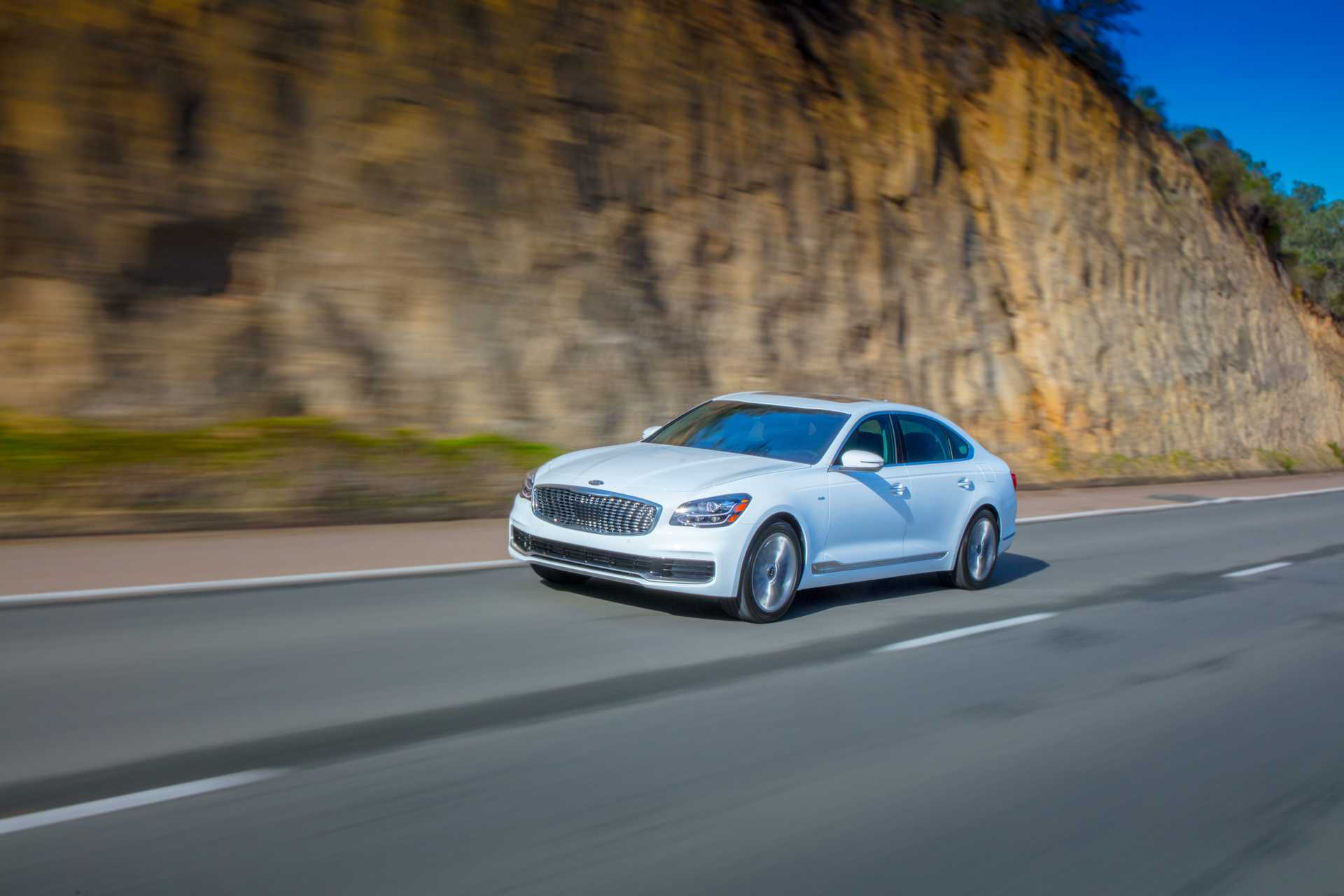 Kia K9 3.3 V6 T-GDI AWD Automatic, 370hp, 2019