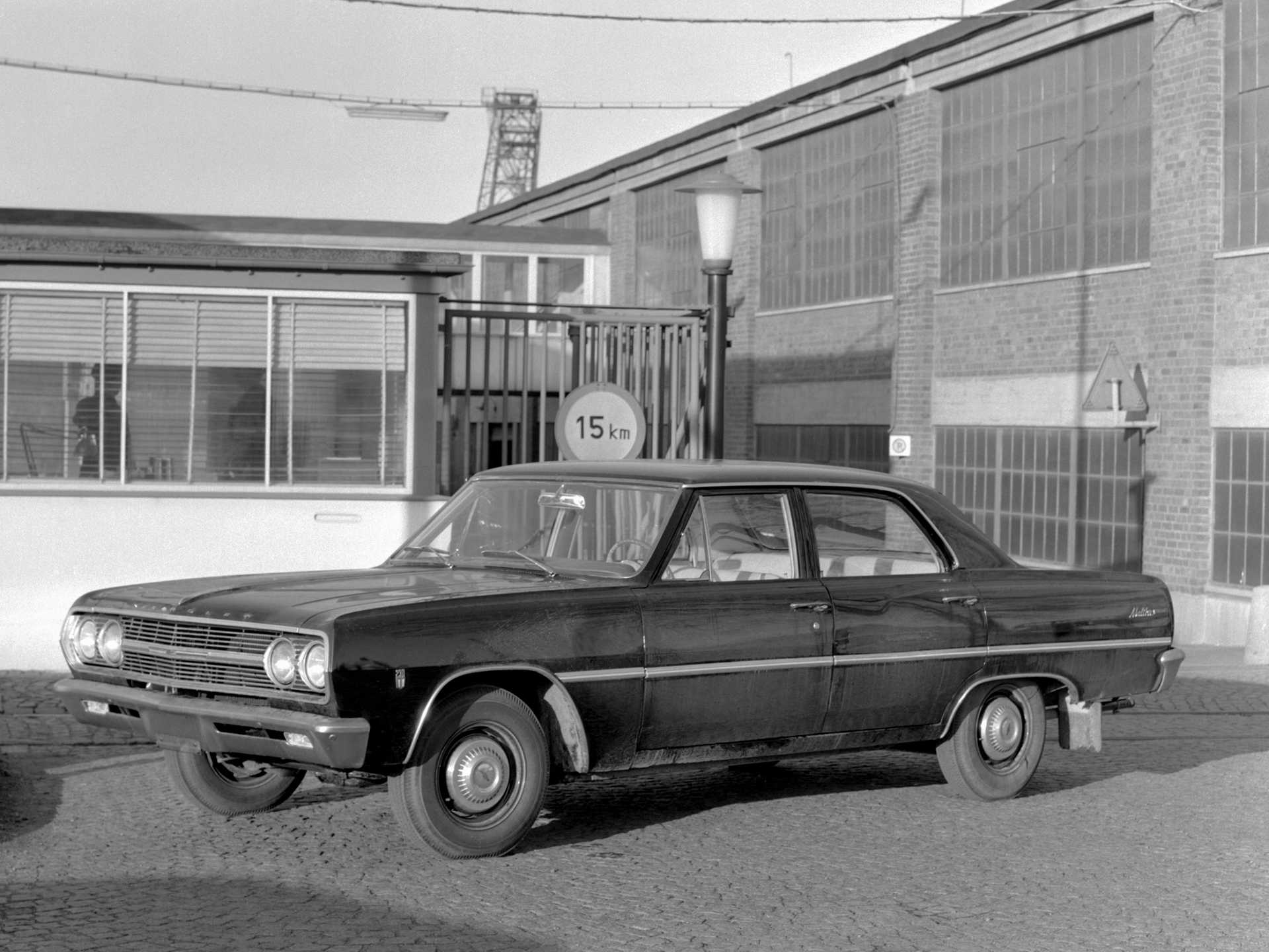 Chevrolet Chevelle Malibu 4-door Sedan 3.8 142hp, 1965