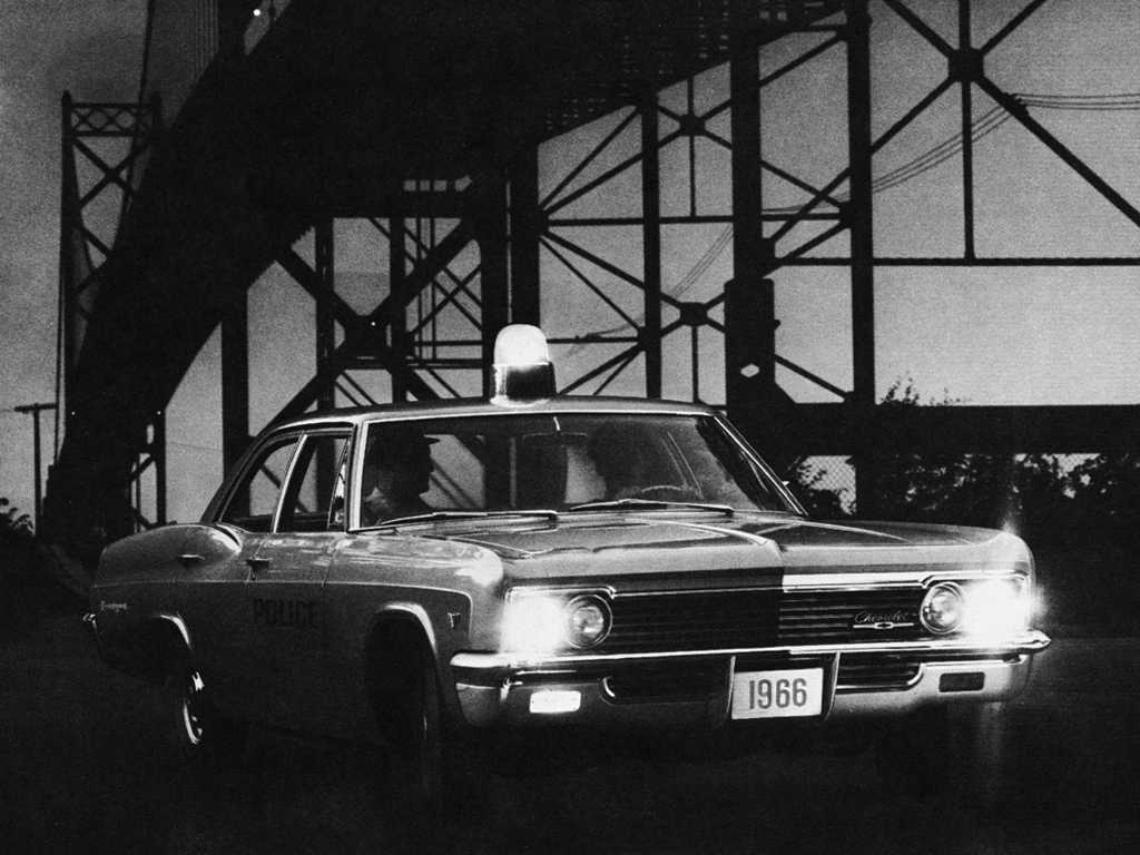 Chevrolet Biscayne 4-door Sedan 4.6 V8 198hp, 1966