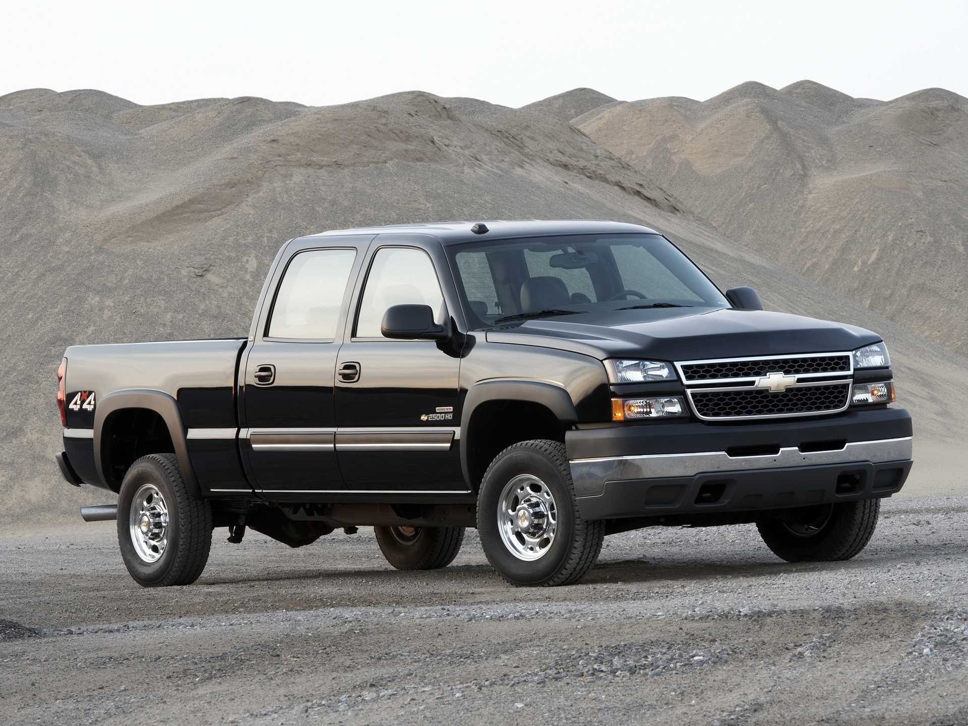 Chevrolet Silverado 2500 HD Crew Cab 6.0 V8 4WD Manual, 305hp, 2007
