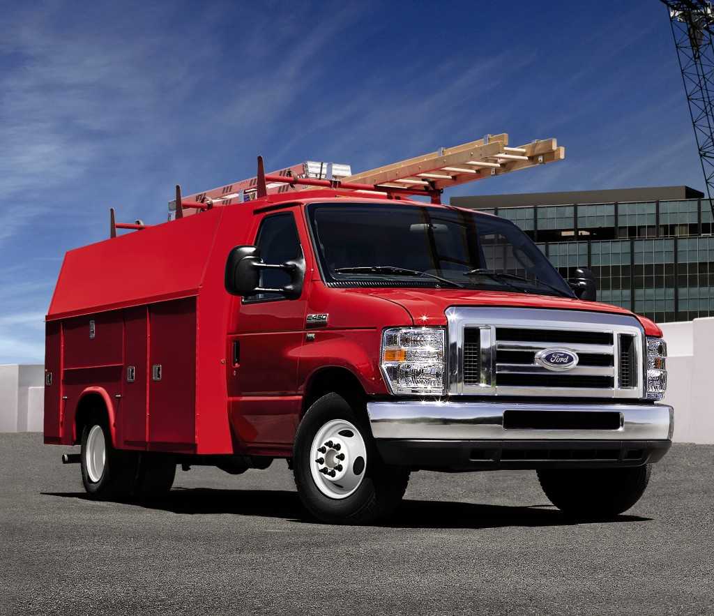 Ford E-450 Super Duty 6.2 V8 FFV TorqShift, 336hp, 2017