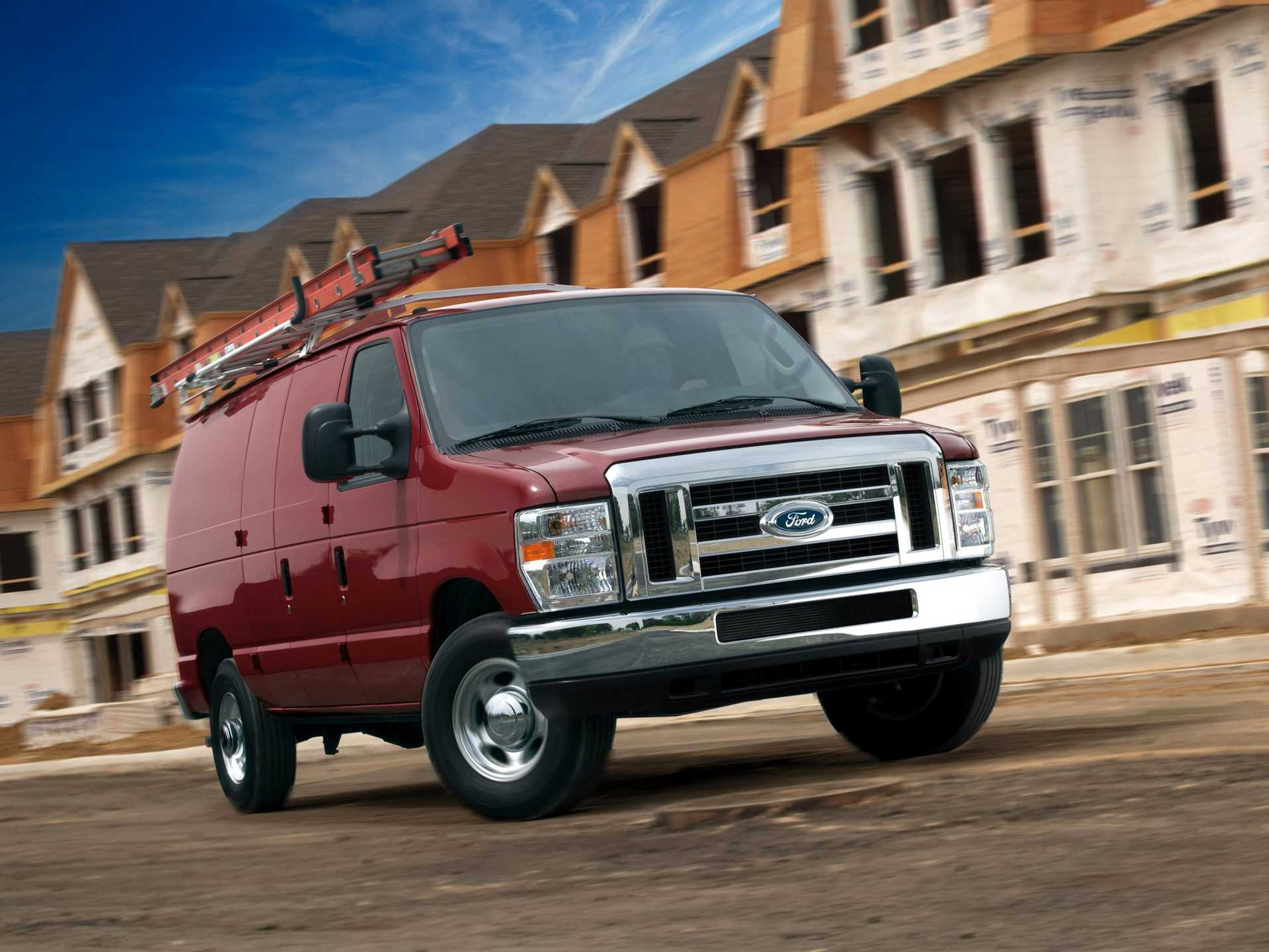 Ford E-350 Super Duty Cargo Van 5.4 V8 SEFI Automatic, 258hp, 2014