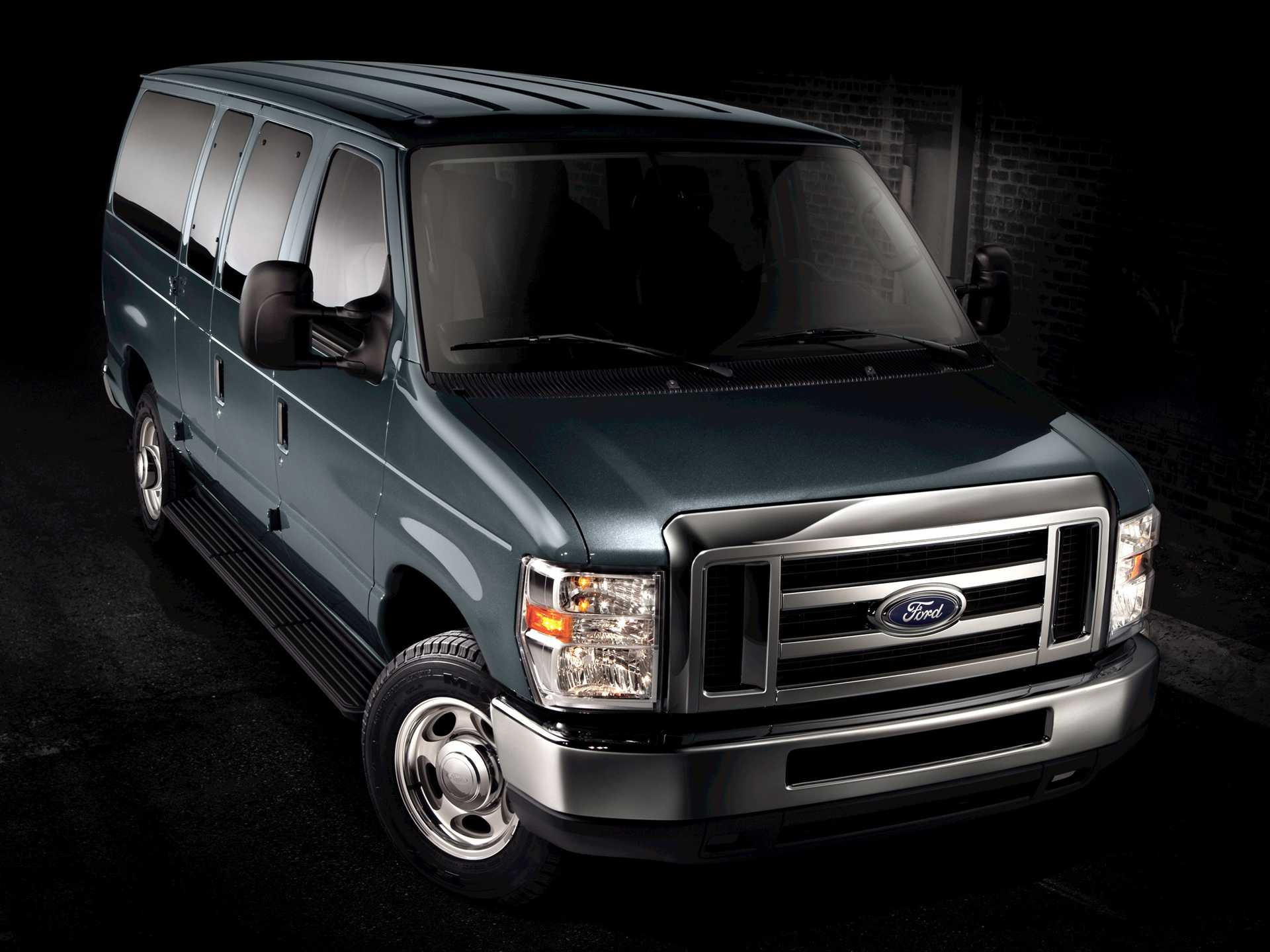 Ford E-350 Super Duty Wagon 5.4 V8 SEFI Automatic, 258hp, 2014