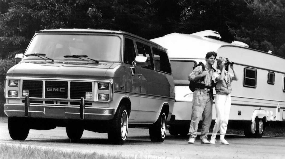 GMC G2500 Rally 3rd Generation 3rd Facelift 6.2 V8 Hydra-Matic, 4-speed