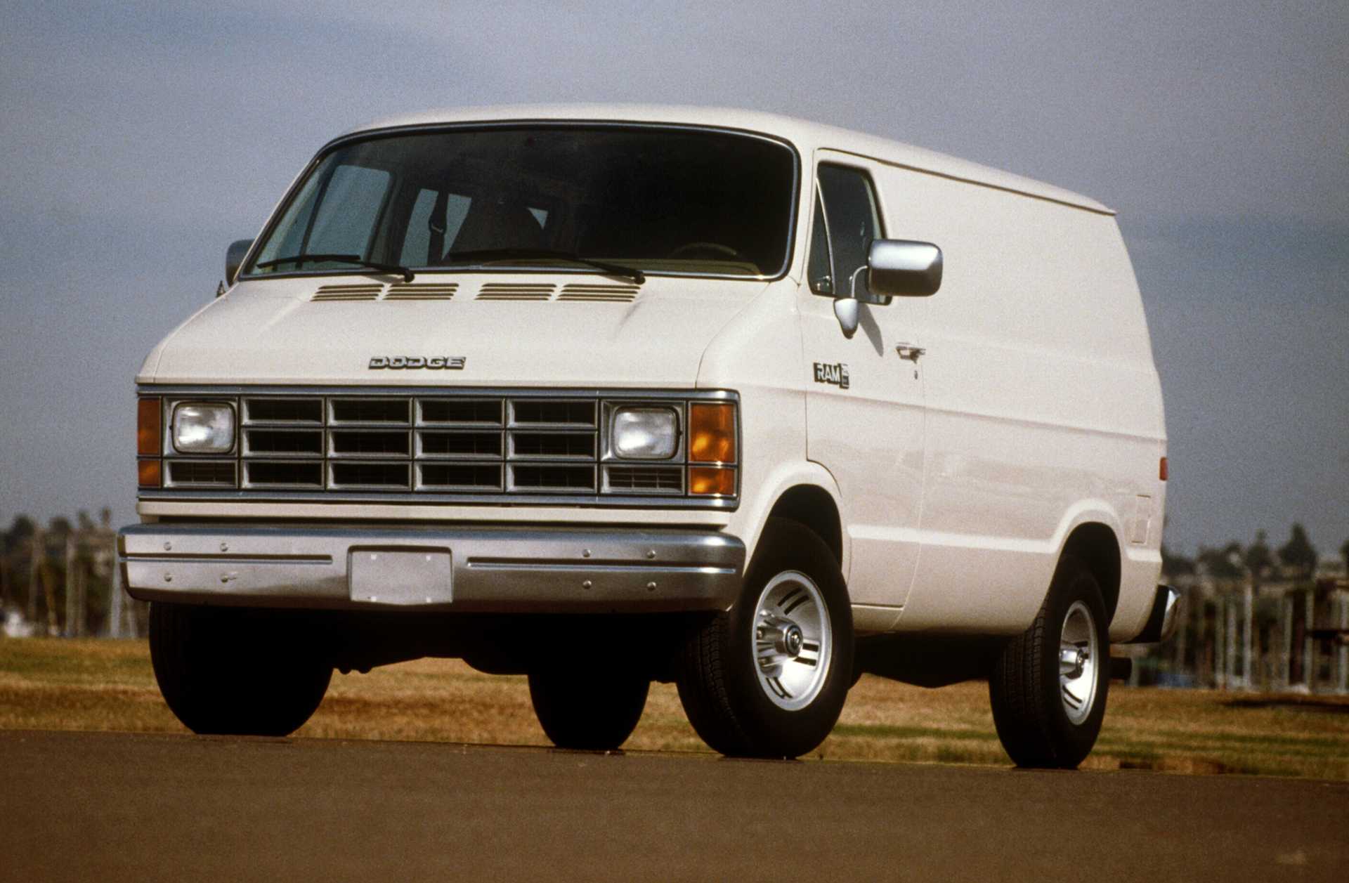 Dodge Ram B150 Van 1990