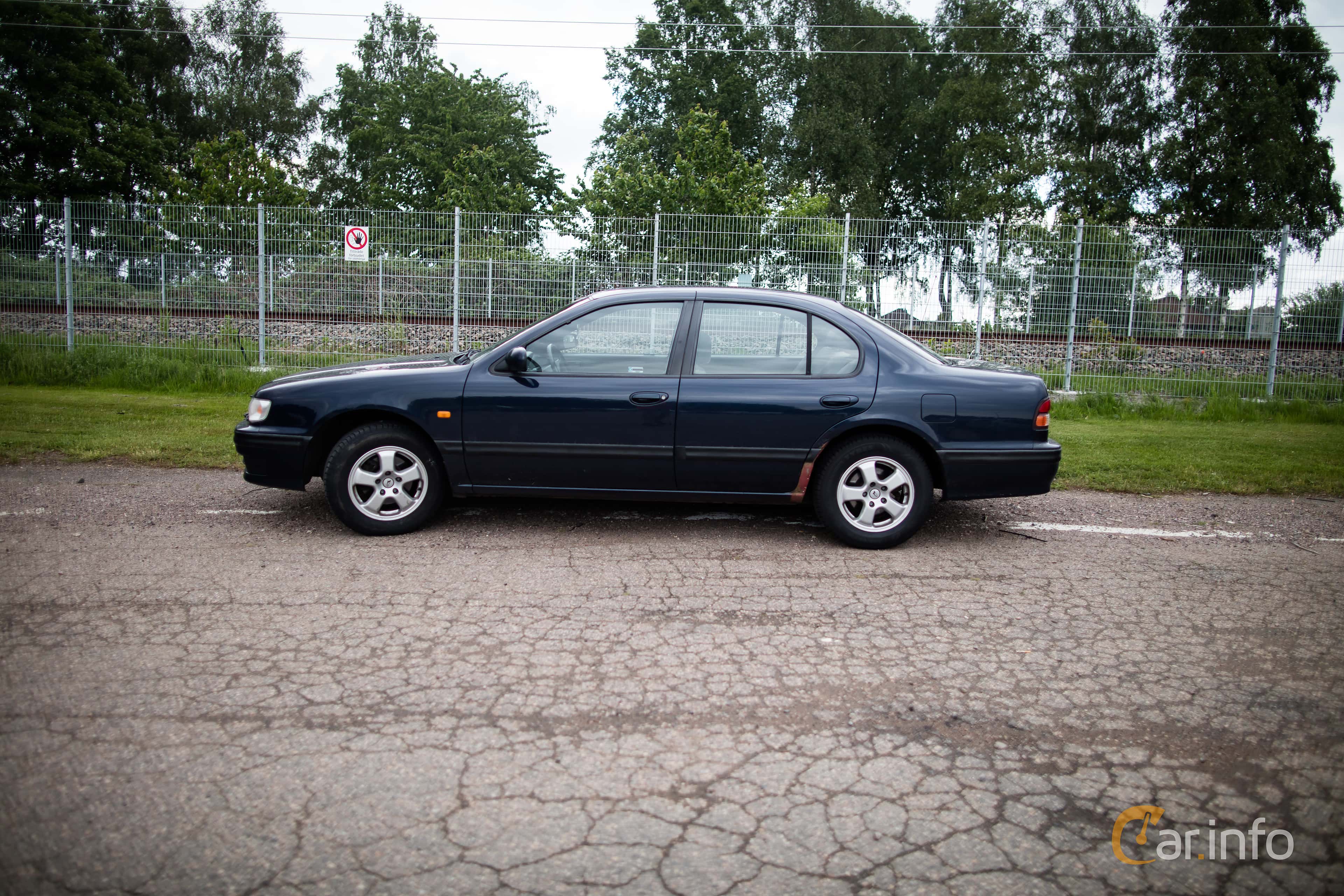 Nissan Maxima 2.0 V6 Automatic, 140hp, 2000
