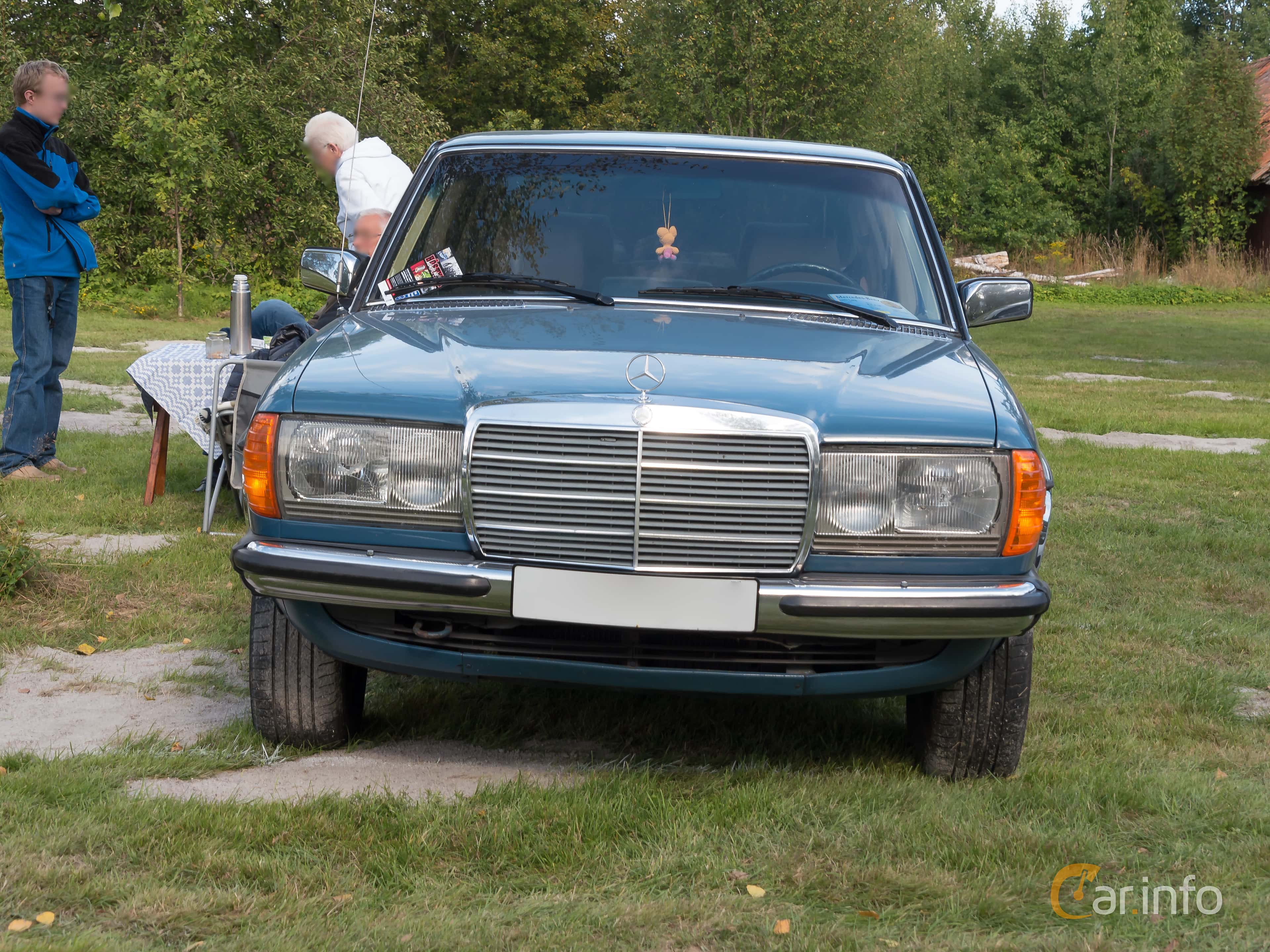Mercedes-Benz 300 D Lang  Automatic, 80hp, 1979