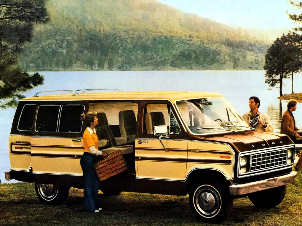 Ford Club Wagon E-100 4.9 117hp, 1982