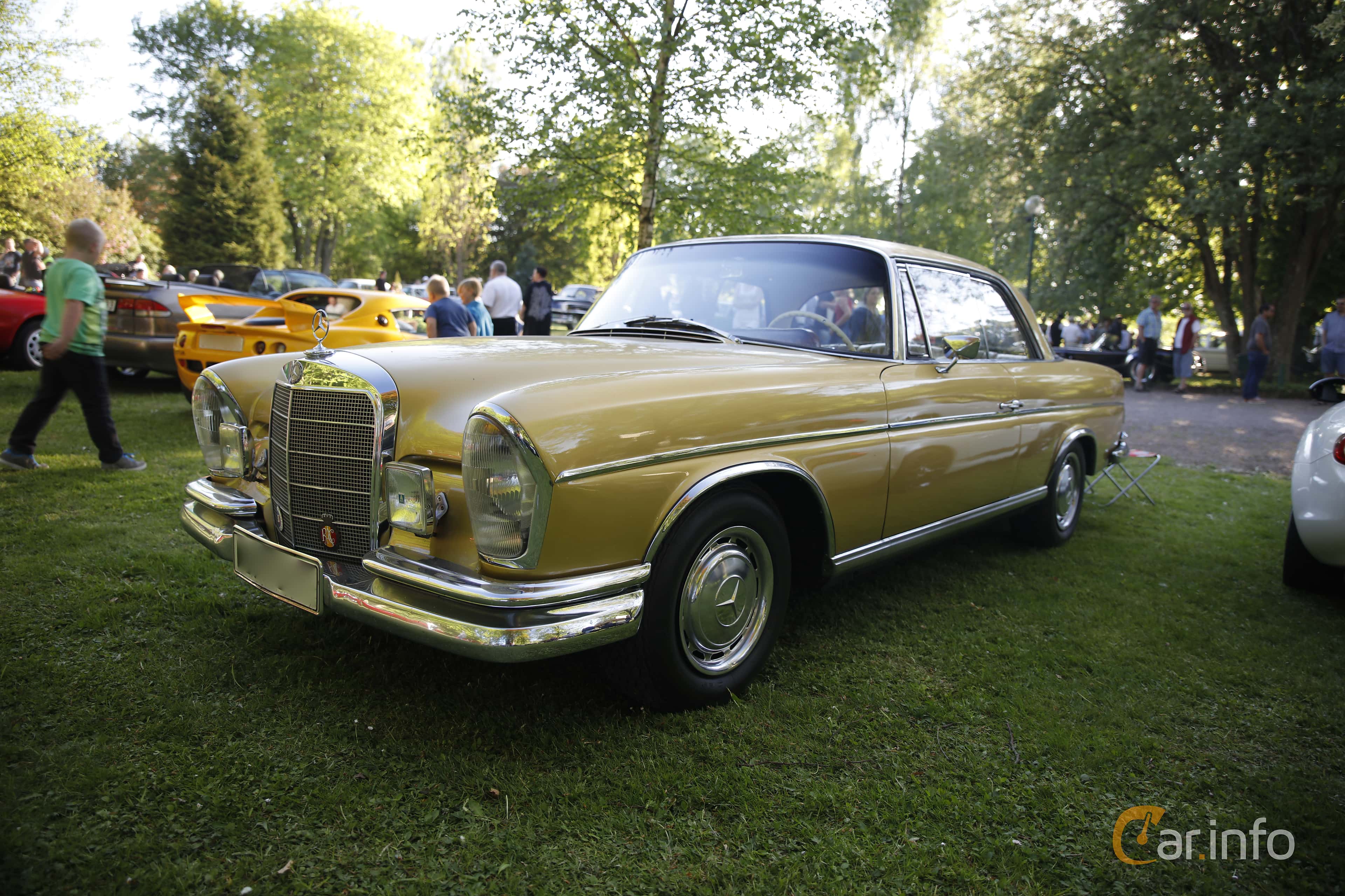 Mercedes-Benz 300 SE generation W112, Manual, 4-speed