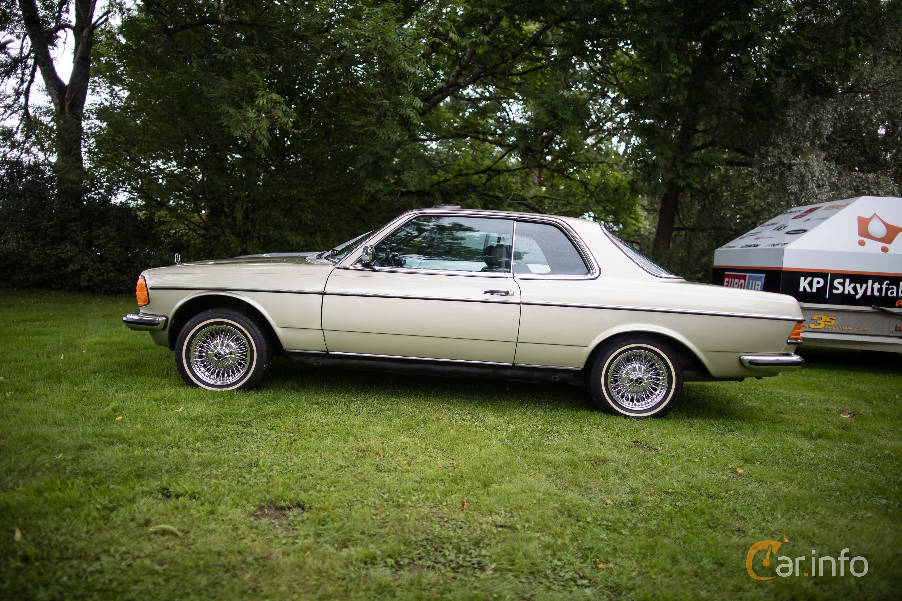 Mercedes-Benz 230 CE  Automatic, 136hp, 1984
