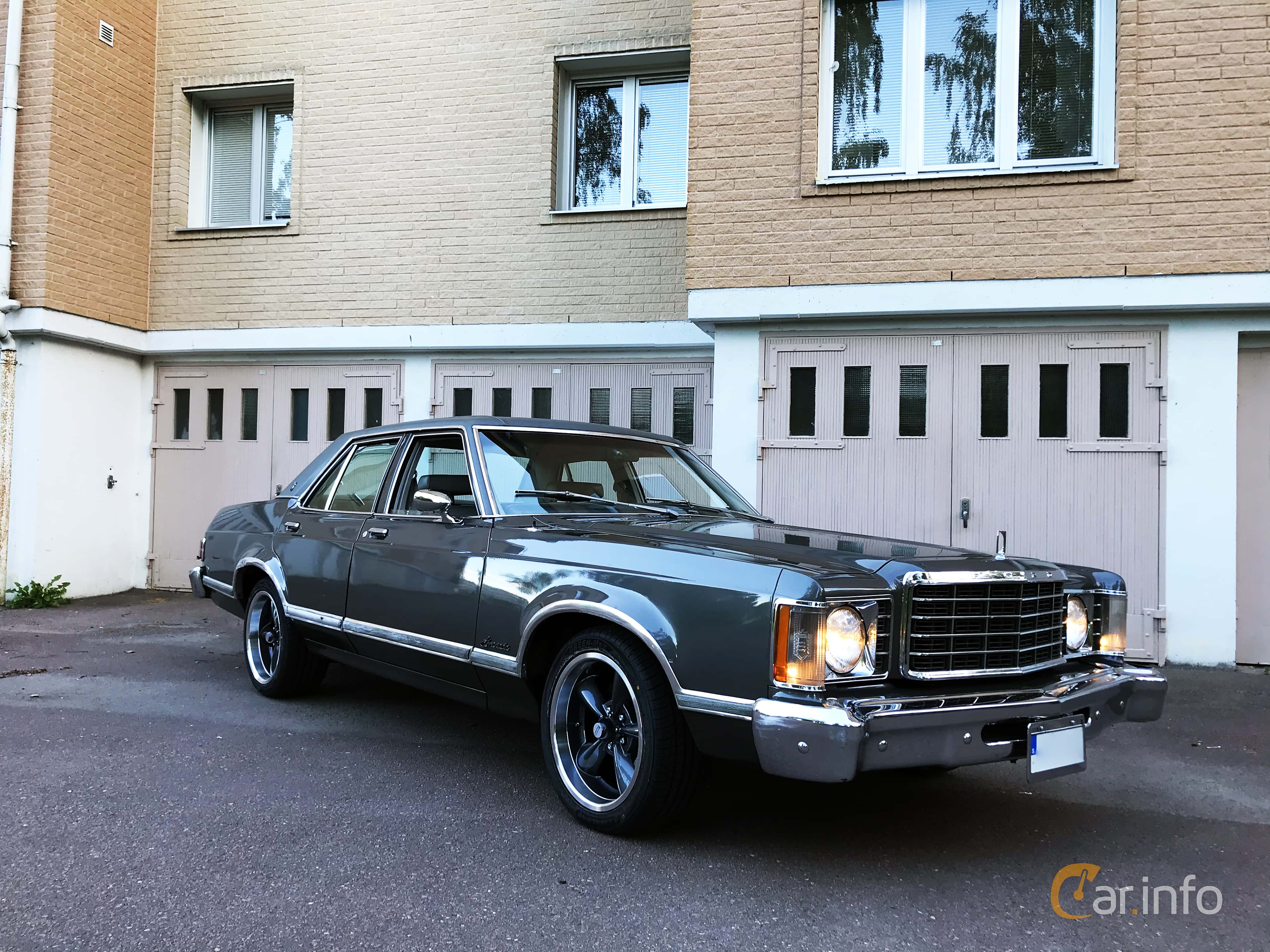 Ford Granada 5.8 V8 Automatic, 145hp, 1975