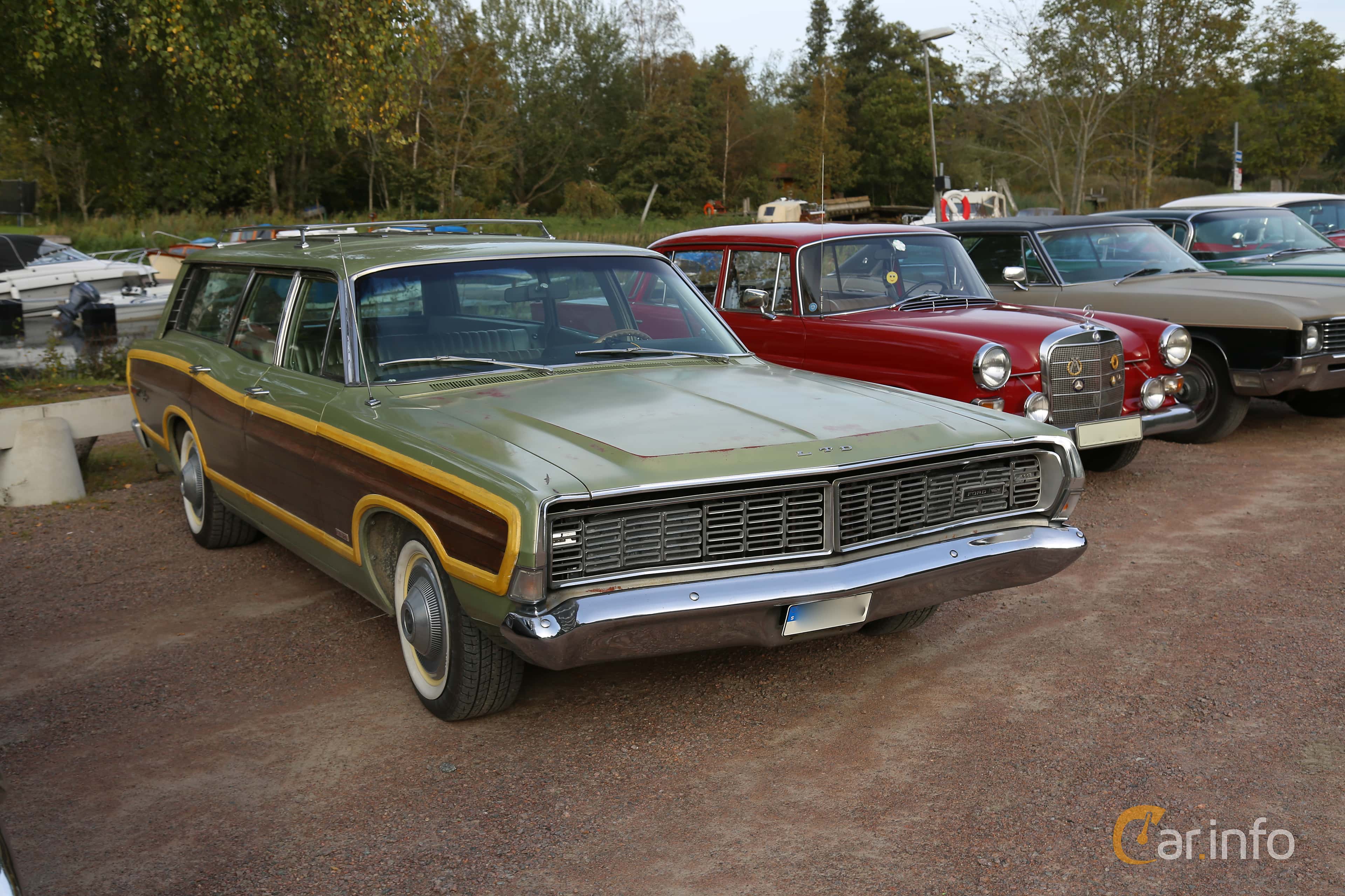 Ford Country Squire 3-seat 4.9 V8 Automatic, 213hp, 1968