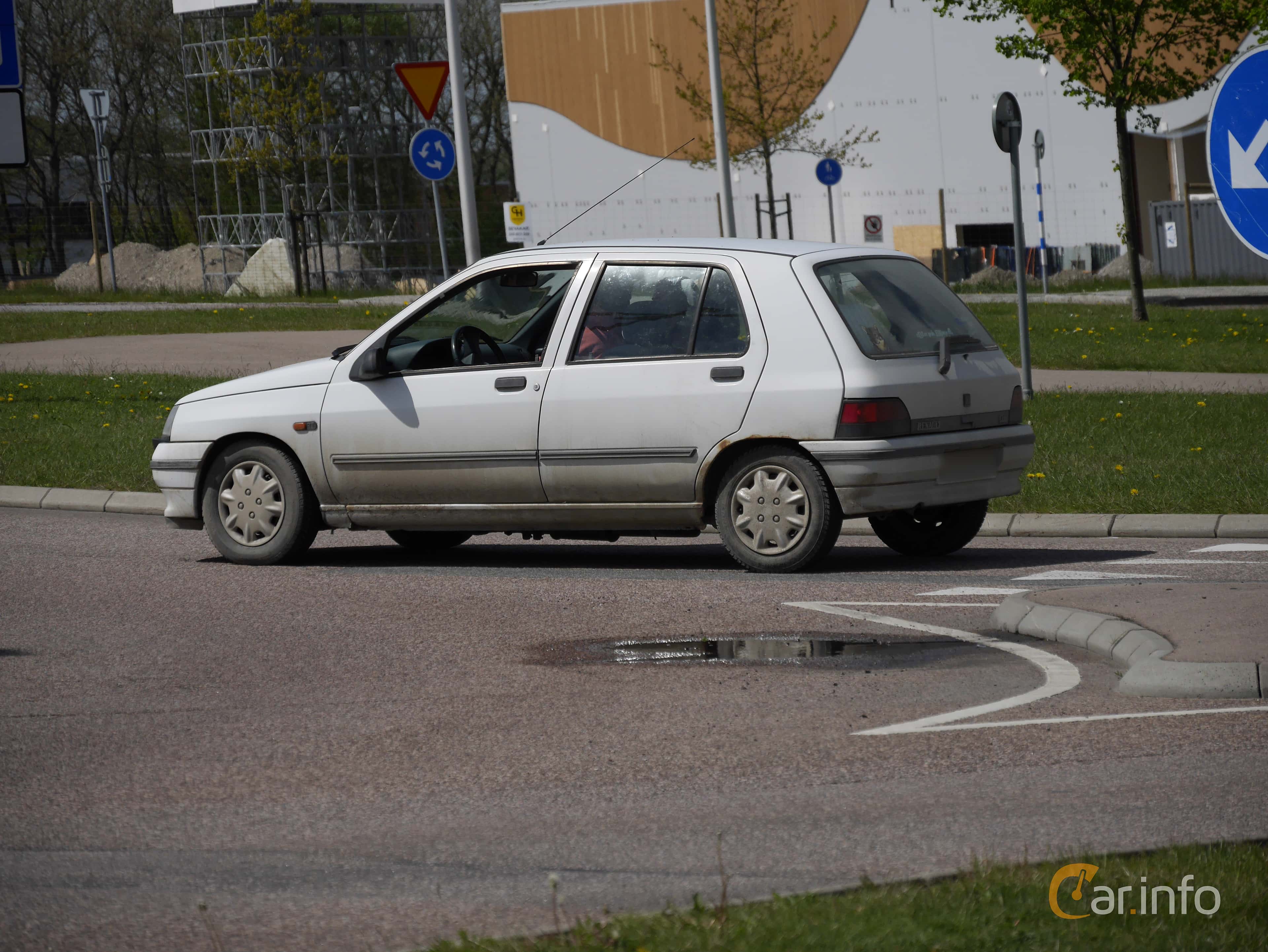 Renault Clio 5-door Hatchback 1.2 Manual, 58hp, 1994
