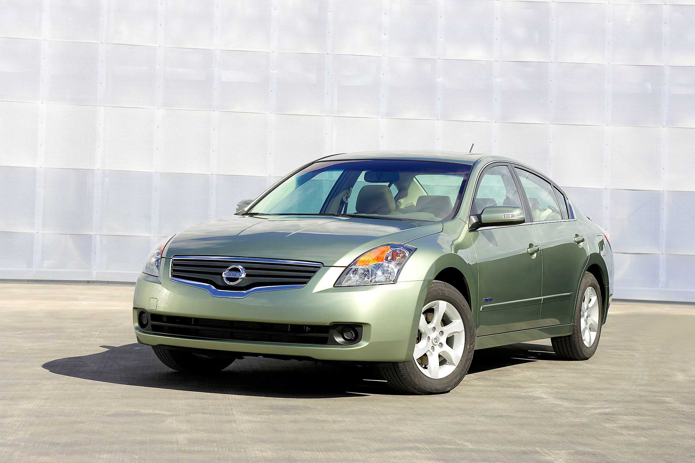 Nissan Altima Hybrid 2.5 CVT, 201hp, 2007