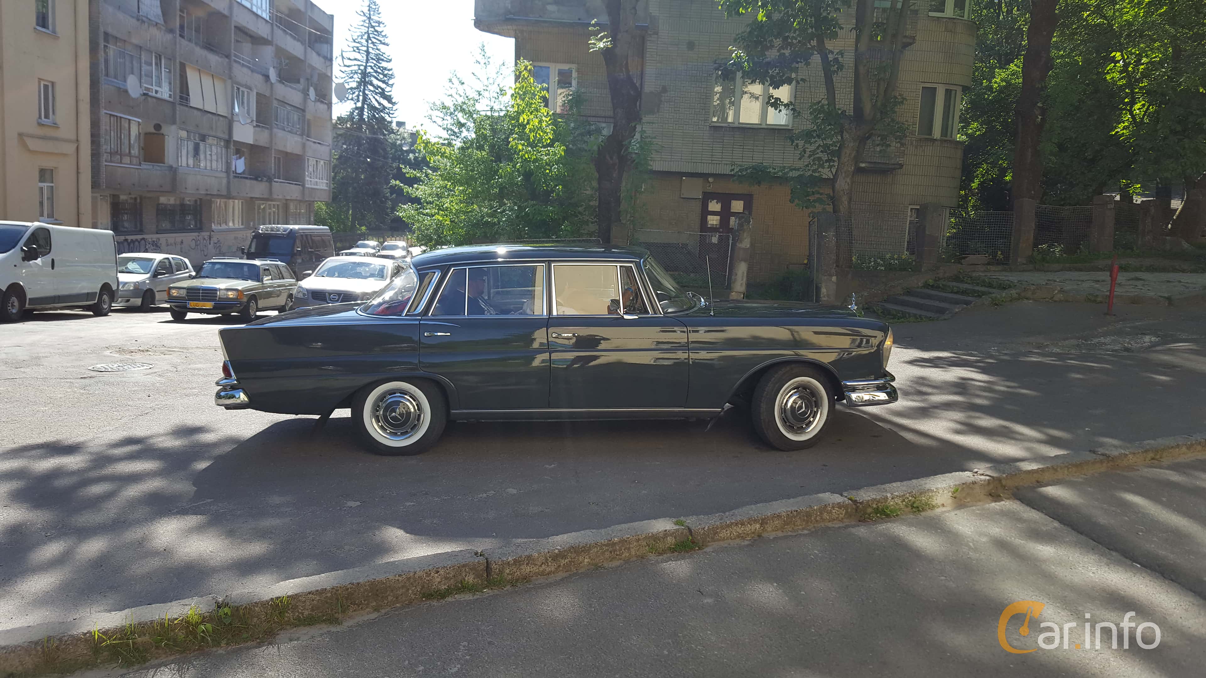 Mercedes-Benz 220 SE Sedan  120hp, 1963