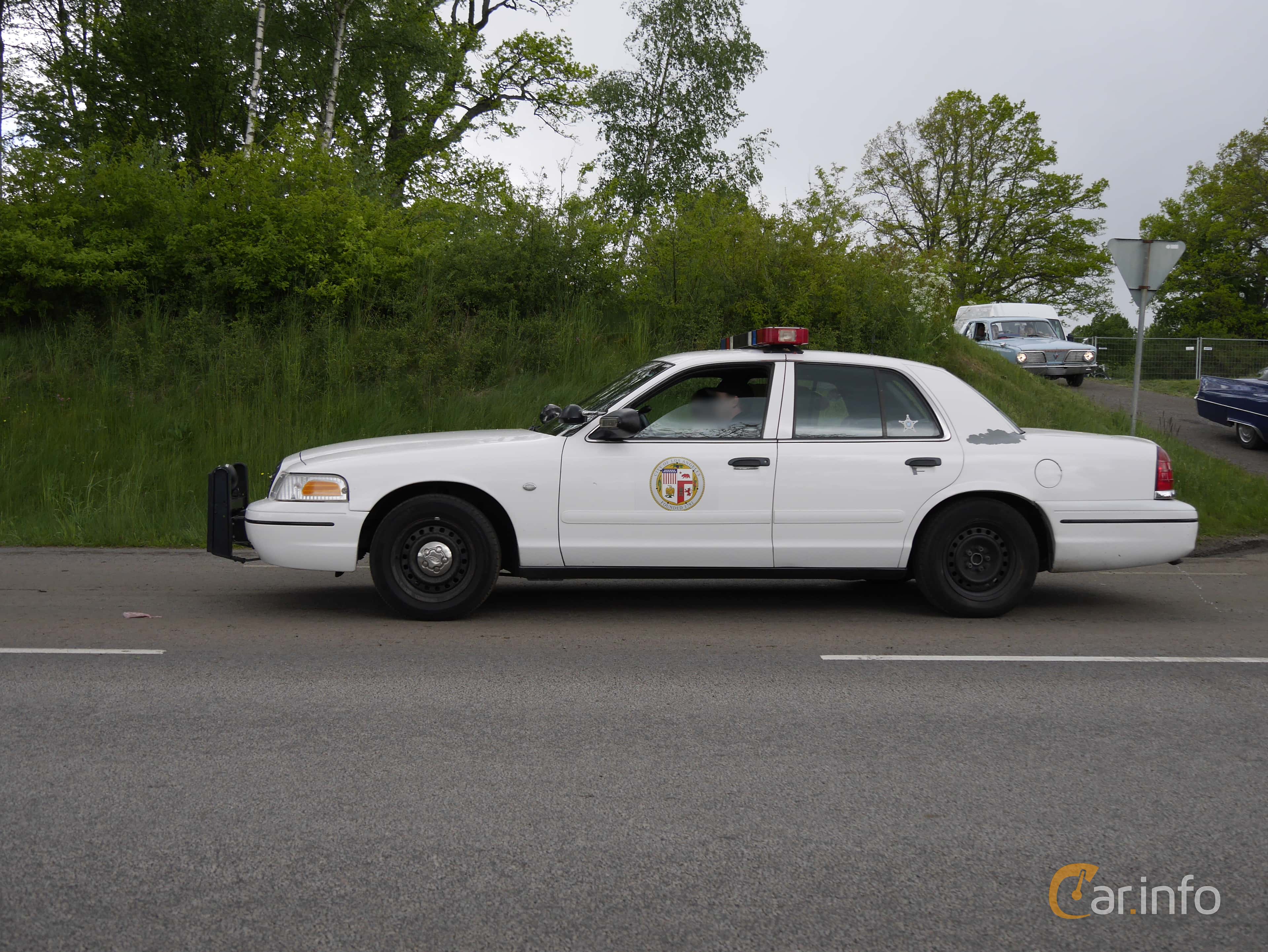 Ford Crown Victoria 2nd Generation 4.6 V8 SEFI Automatic, 4-speed