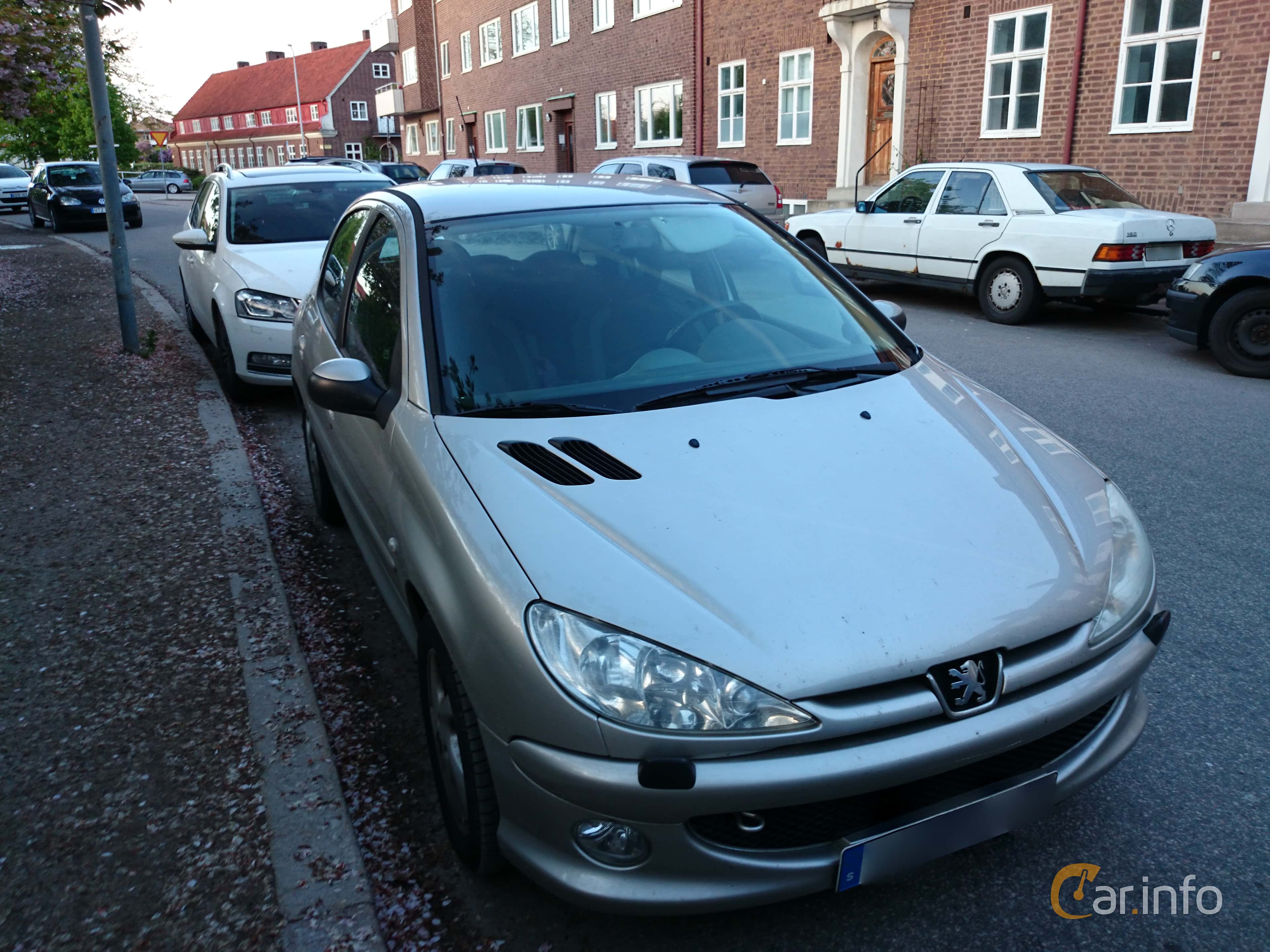 Peugeot 206 5-door 1.6 Manual, 109hp, 2006