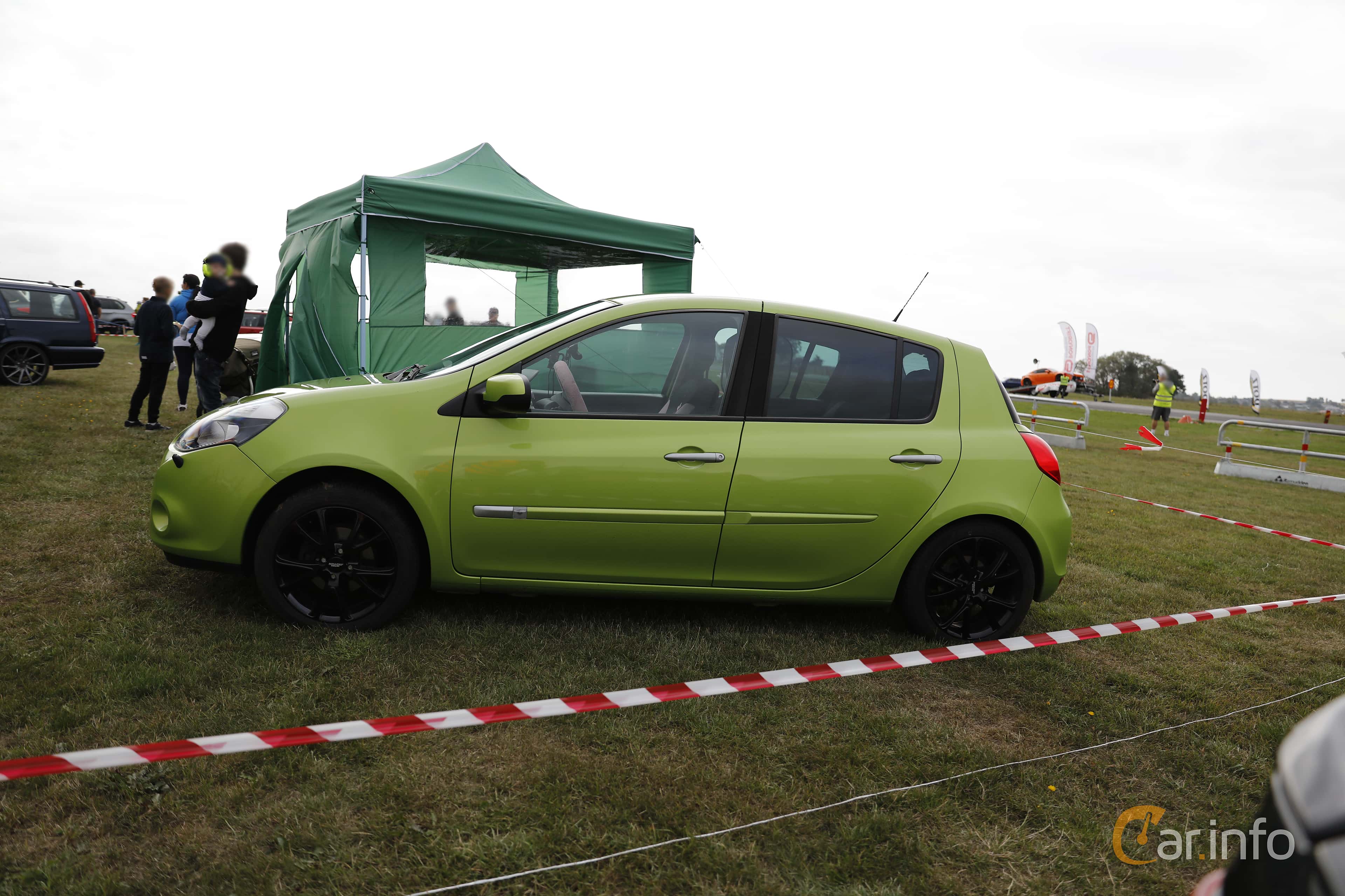 Renault Clio 5-door Hatchback 1.2 Manual, 75hp, 2011