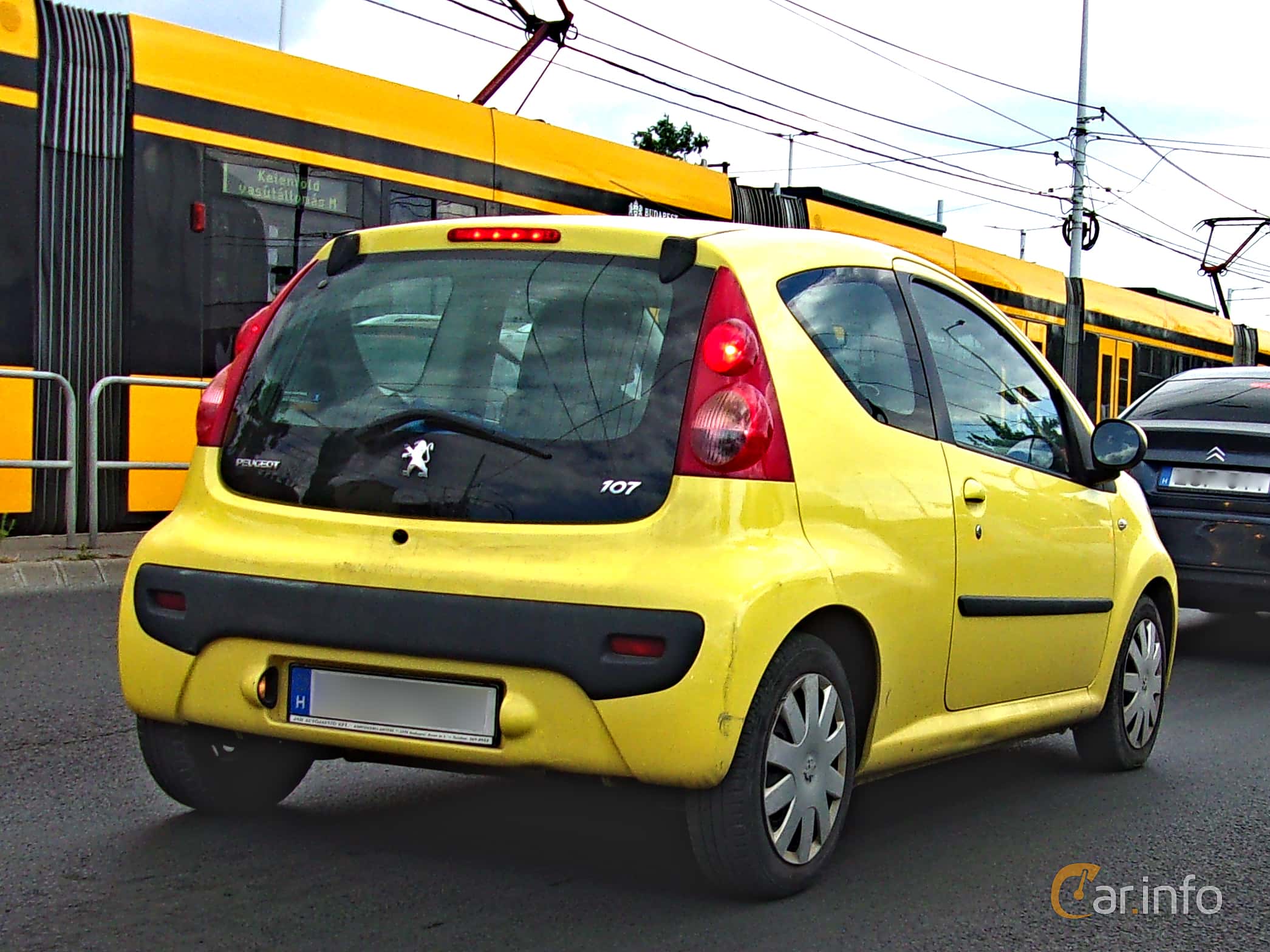 Peugeot 107 3-door 2006