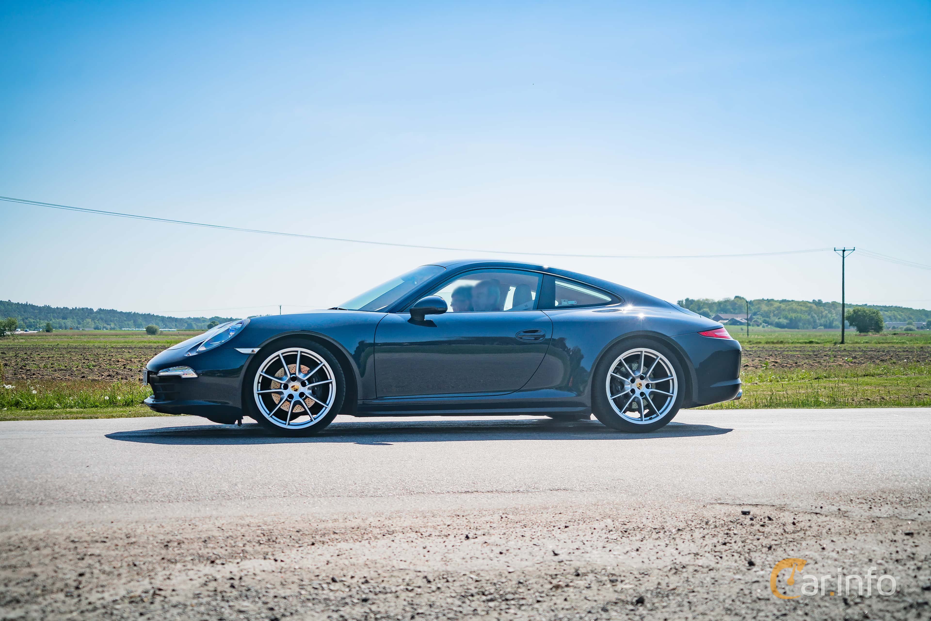 Porsche 911 Carrera 4  350hp, 2012