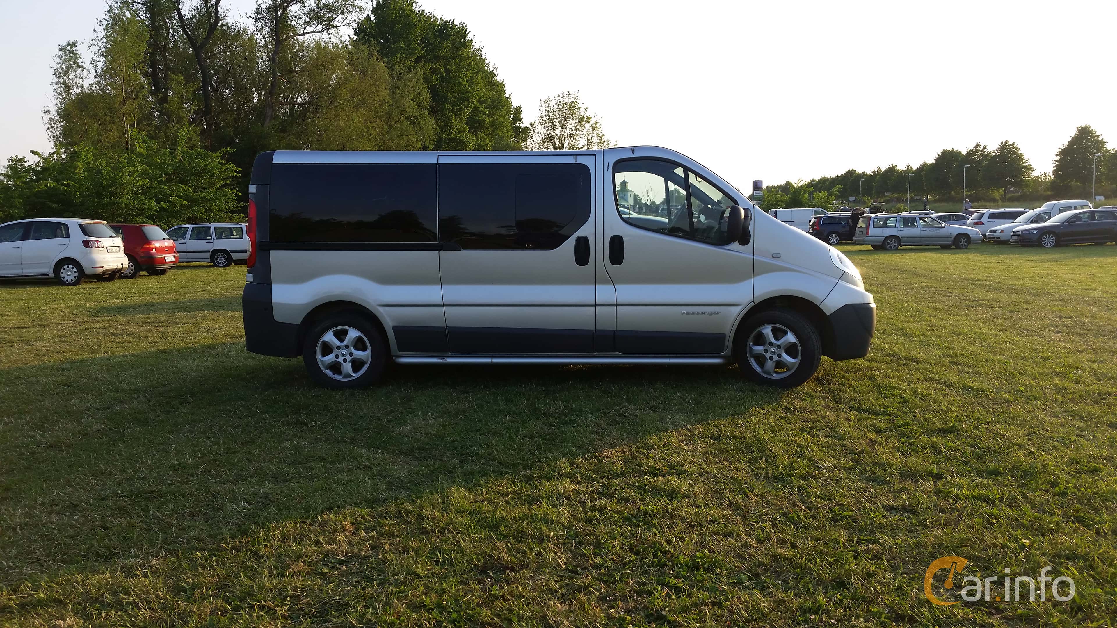 Renault Trafic Minibus 2.0 dCi Manual, 90hp, 2006