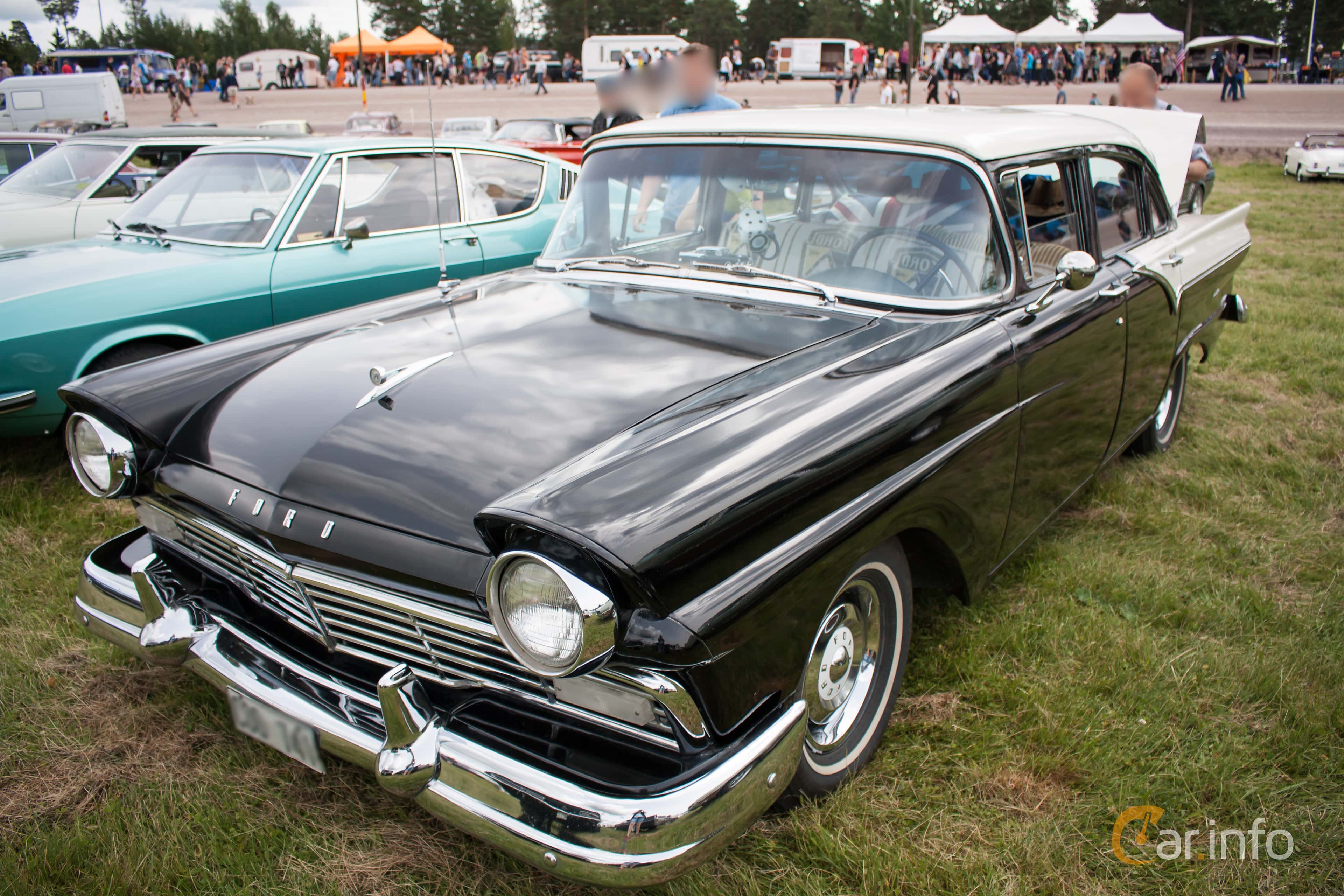 Ford Custom Fordor Sedan 4.5 V8 Manual, 193hp, 1957