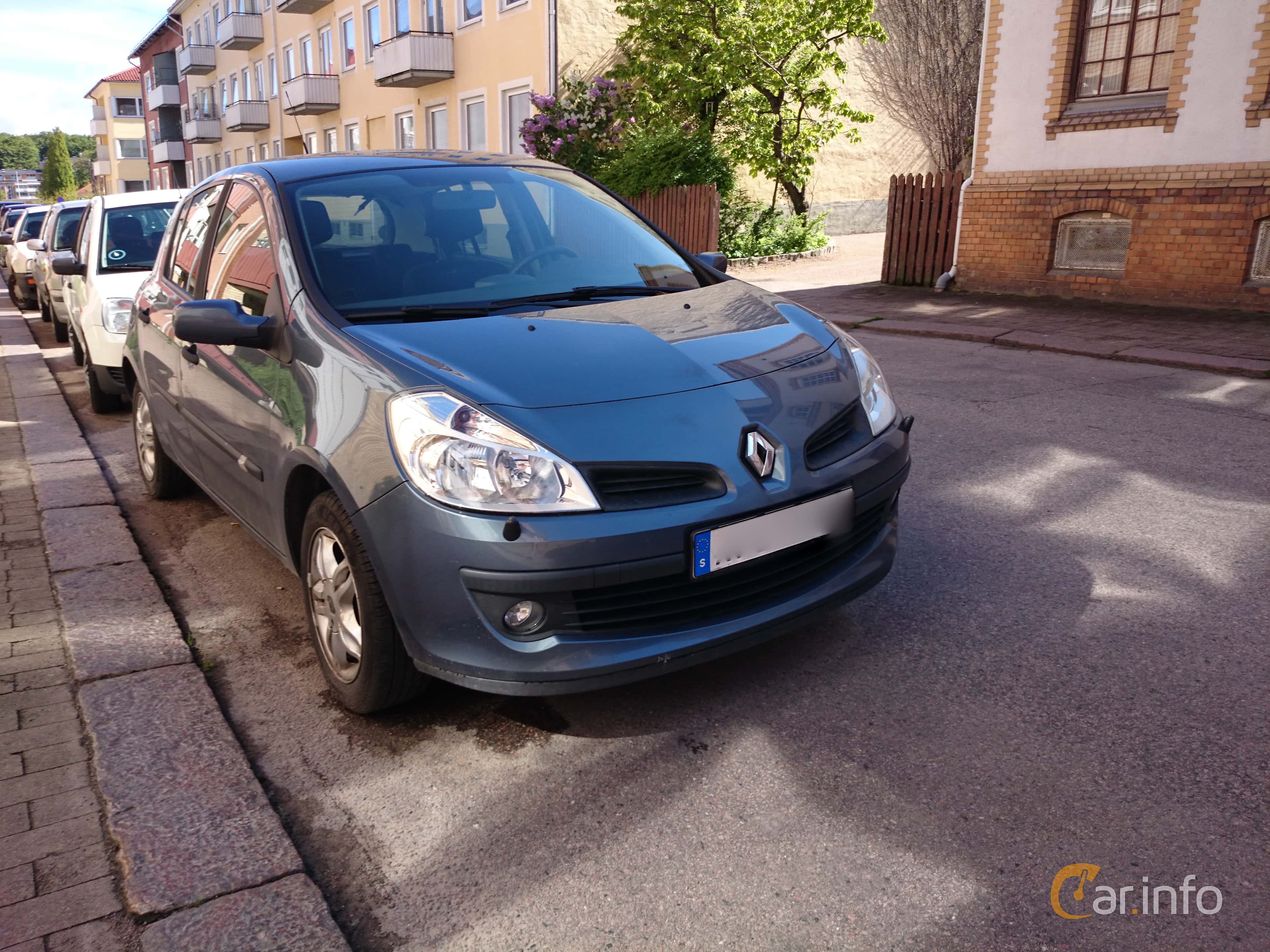 Renault Clio 5-door Hatchback 1.4 Manual, 98hp, 2006