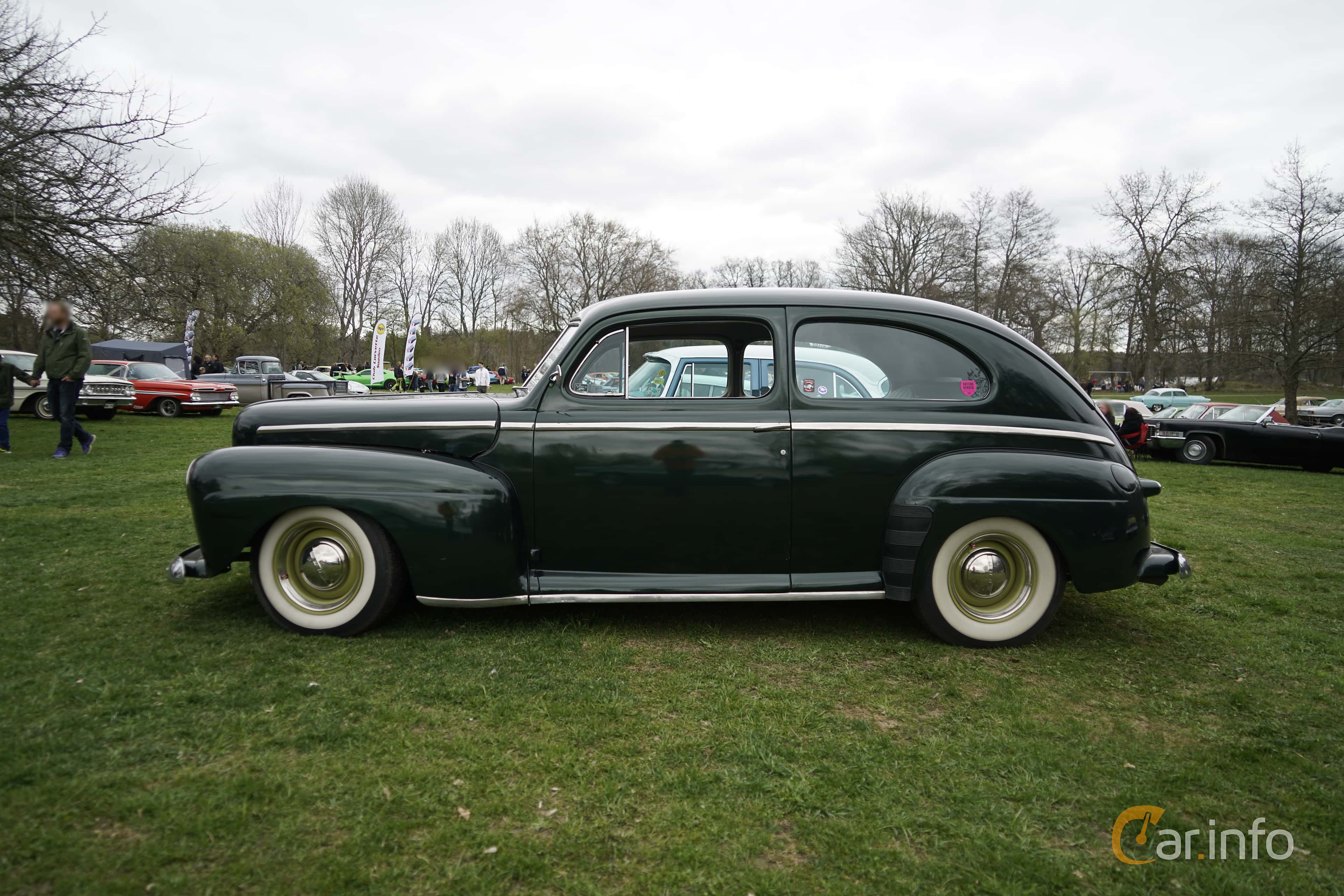 Ford Super Deluxe Tudor Sedan 3.9 V8 Manual, 102hp, 1947