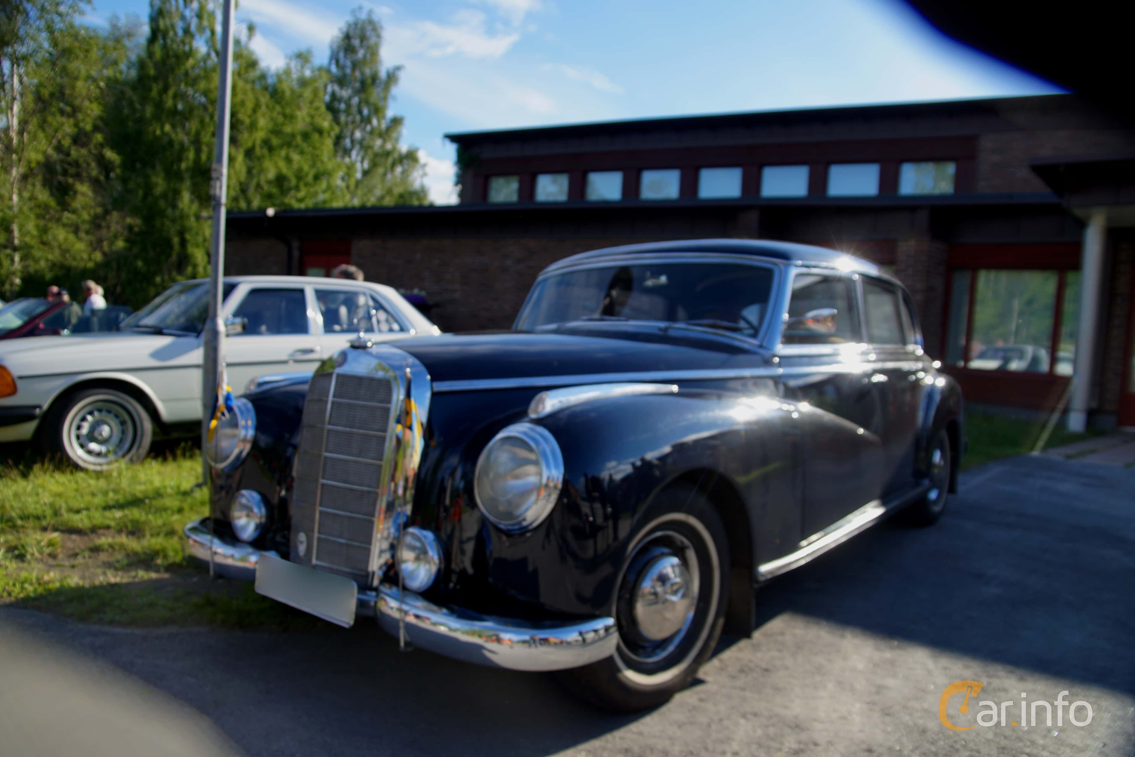 Mercedes-Benz 300 W186