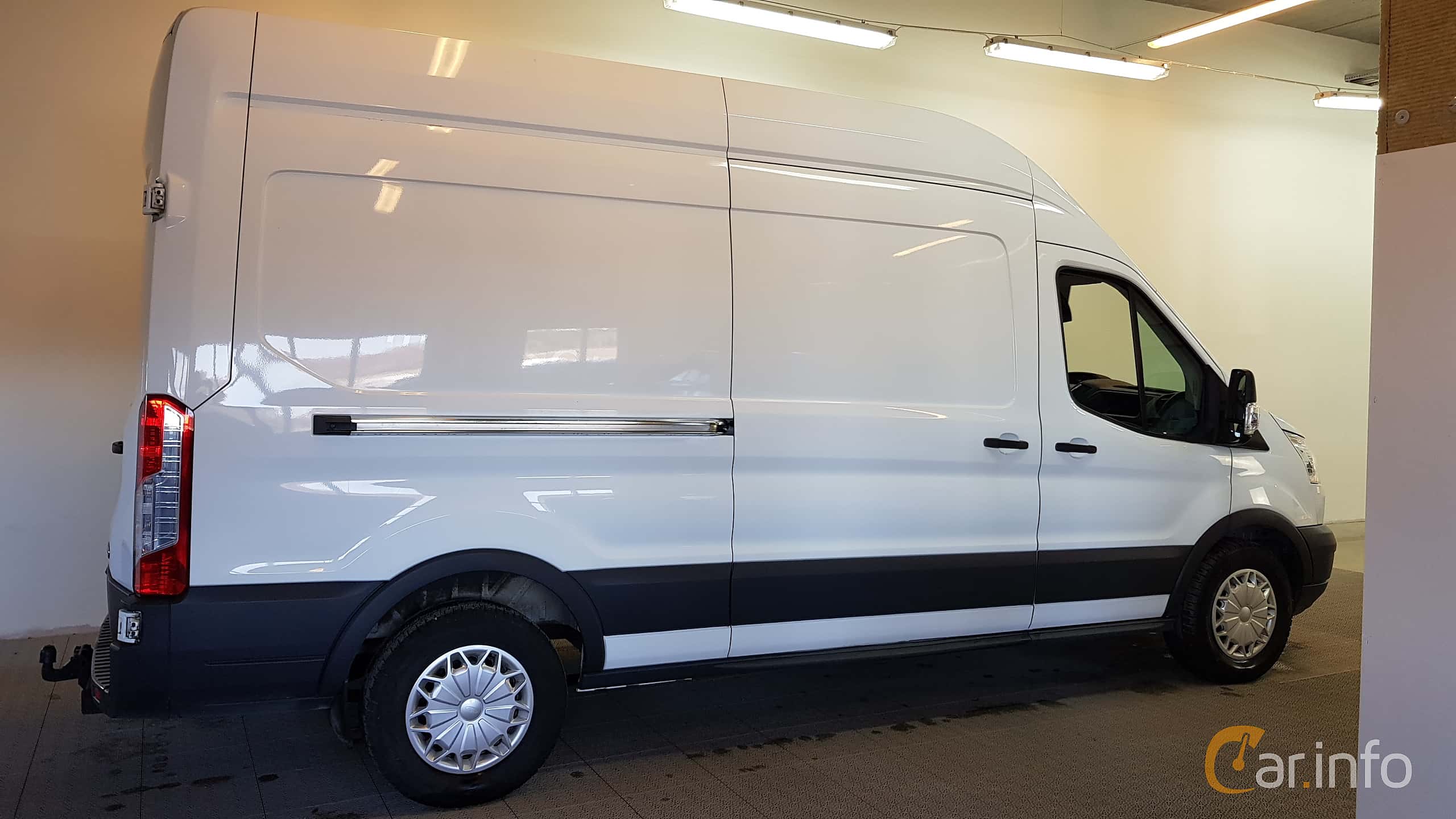 Ford Transit 3500 2.0 TDCi 4x4 Manual, 170hp, 2019