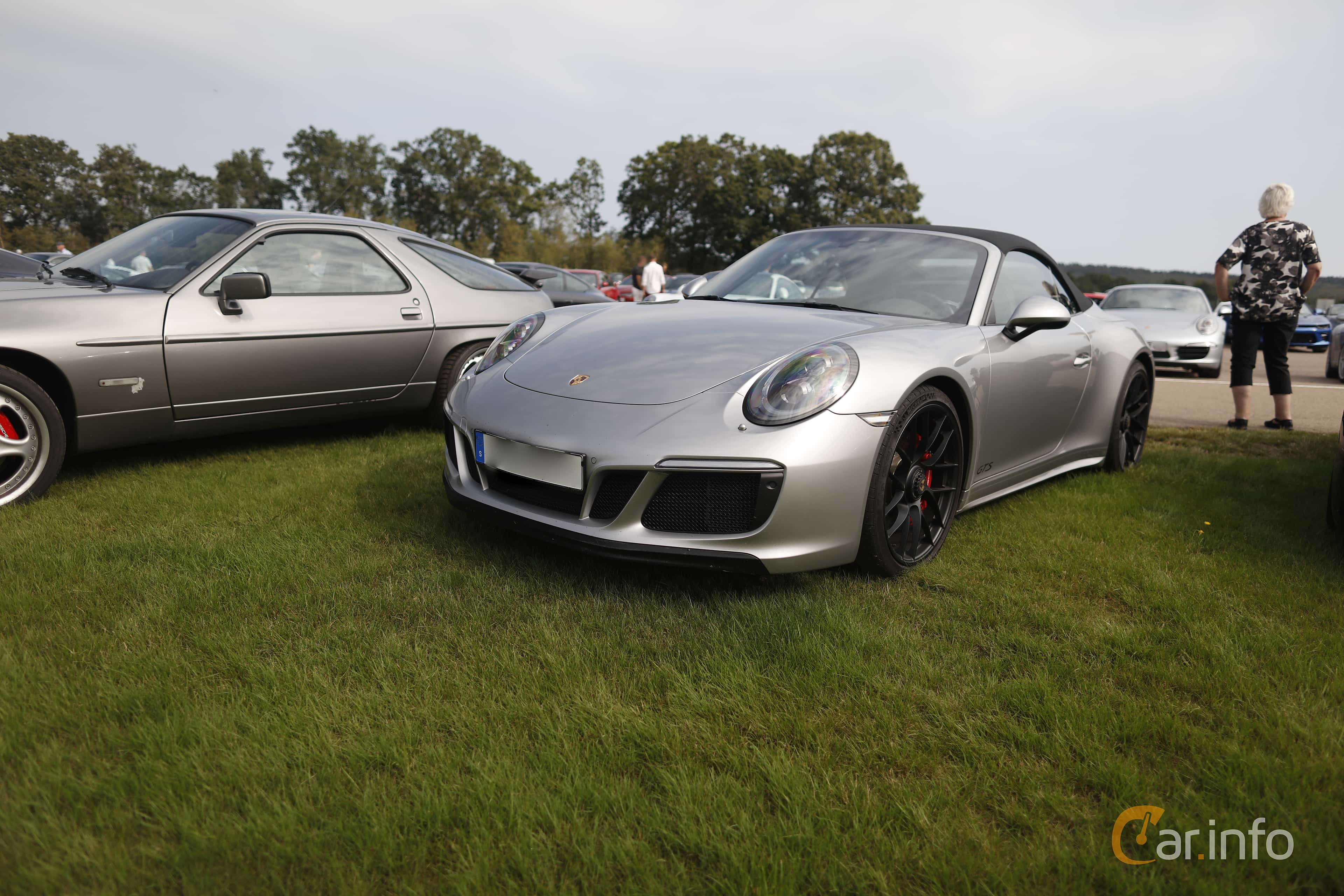 Porsche 911 Carrera 4 GTS Cabriolet  Manual, 450hp, 2017