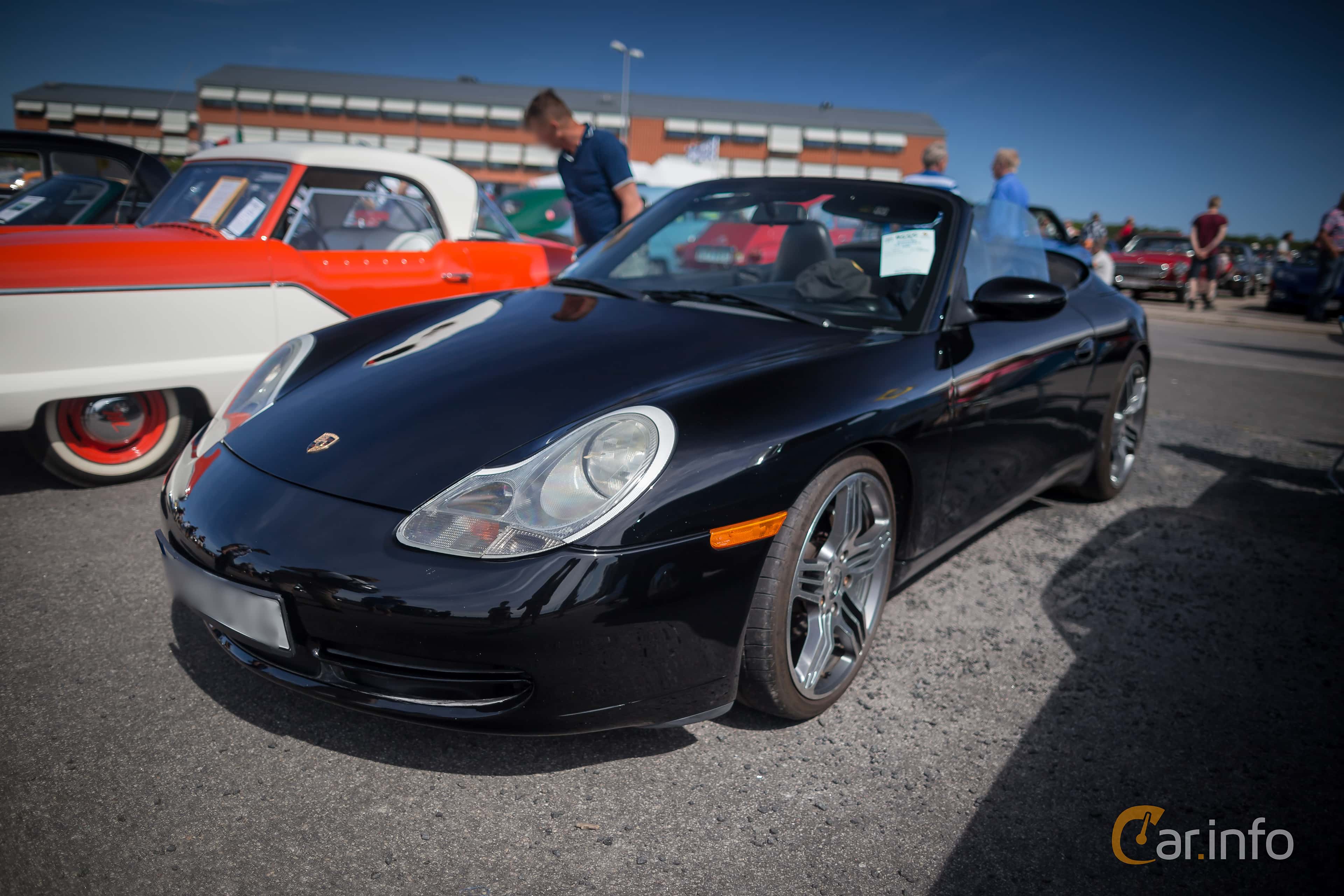 Porsche 911 Carrera 4 Cabriolet  Manual, 300hp, 2000