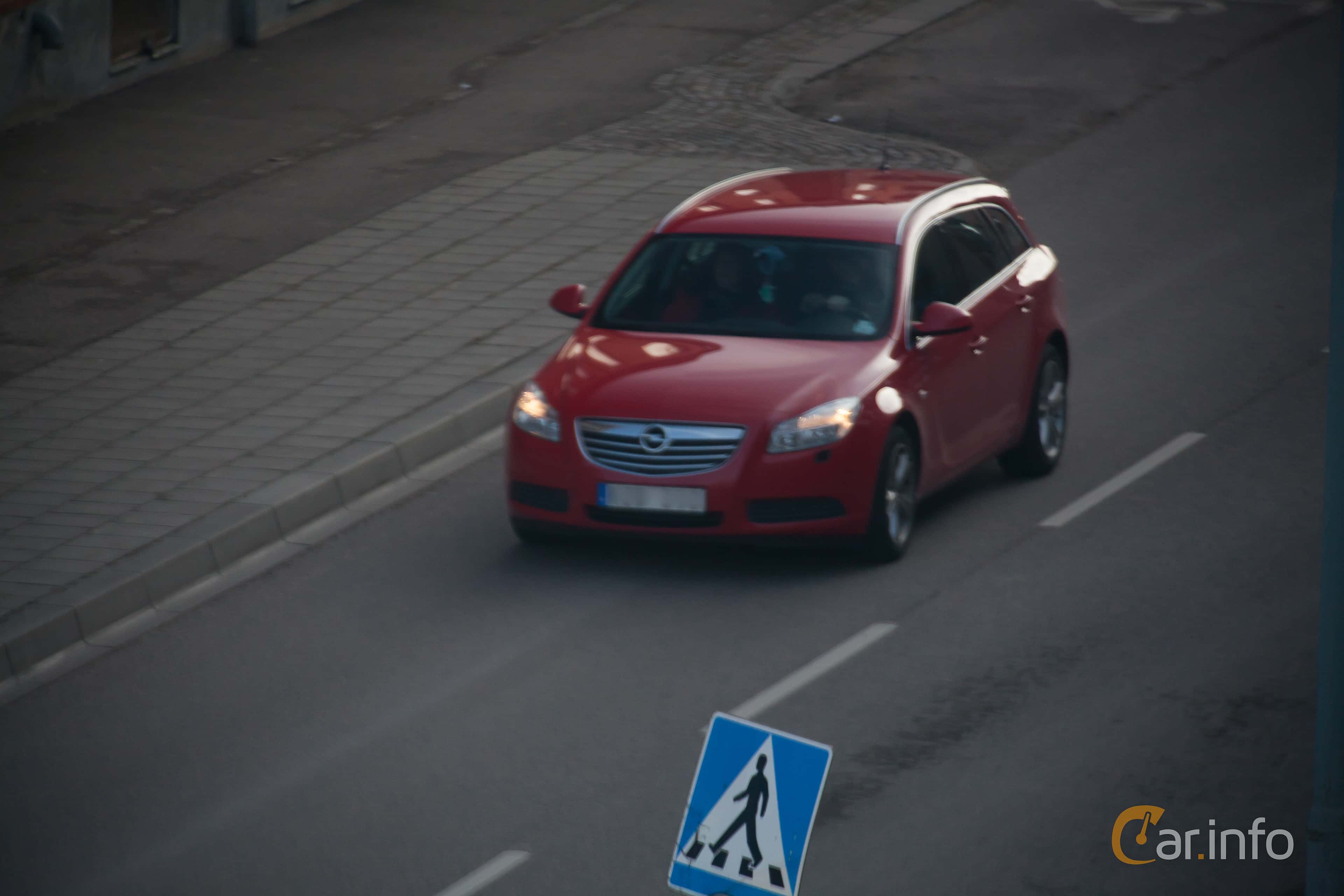 Opel Insignia Sports Tourer 1.8  Manual, 140hp, 2013