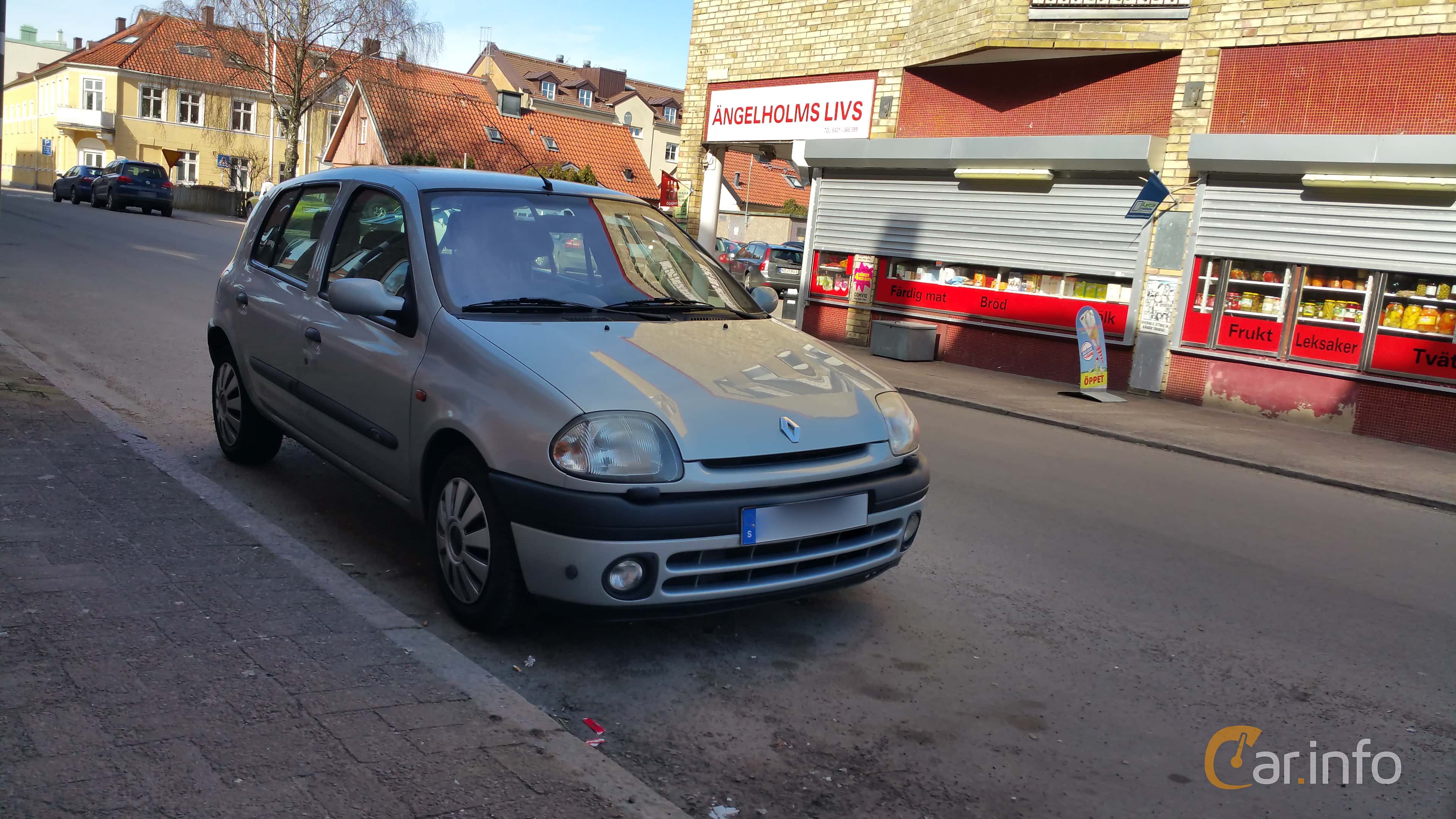 Renault Clio 5-door Hatchback 1.4 Manual, 75hp, 2001
