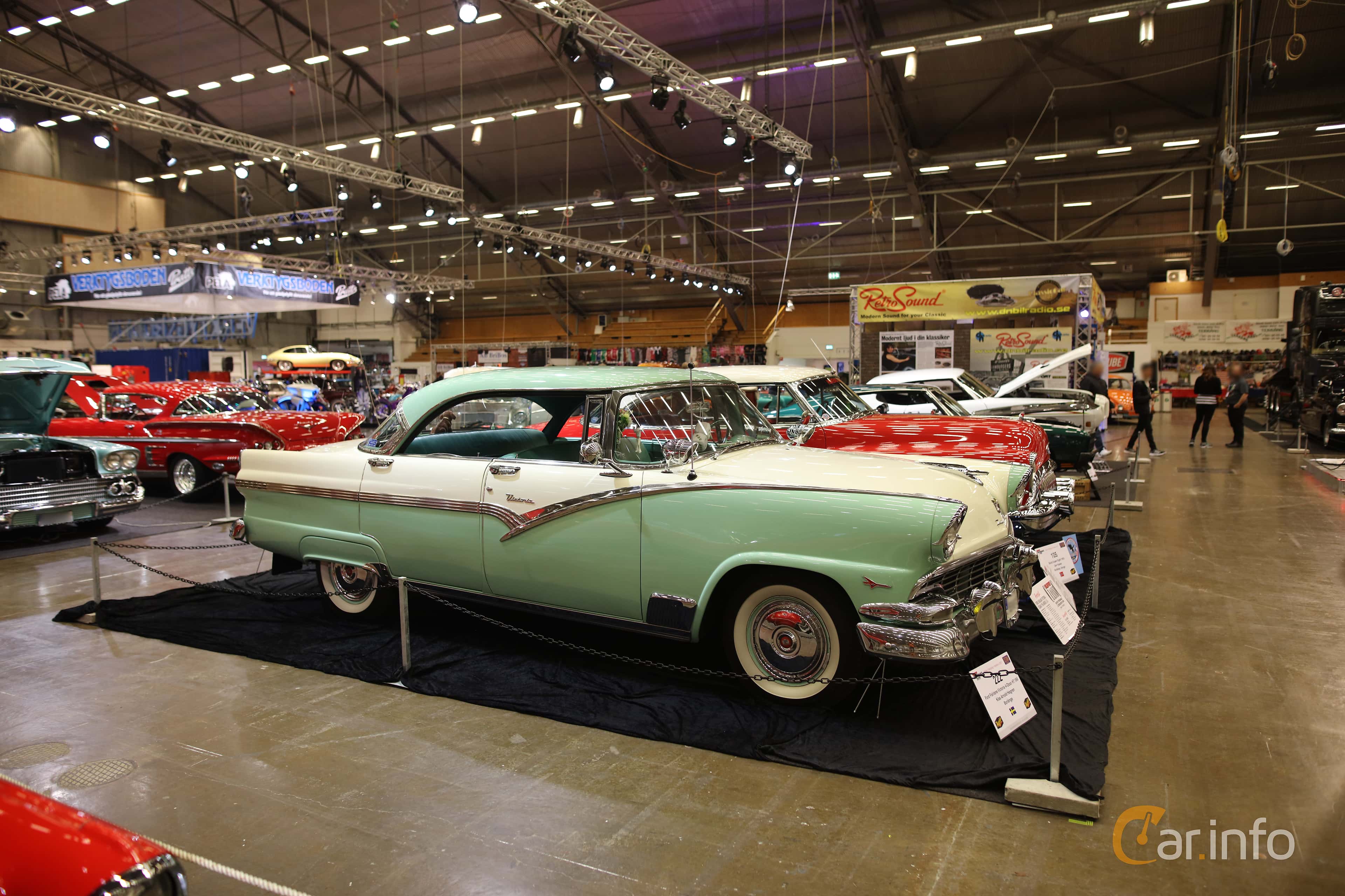 Ford Fairlane Fordor Victoria 3.7 Manual, 139hp, 1956