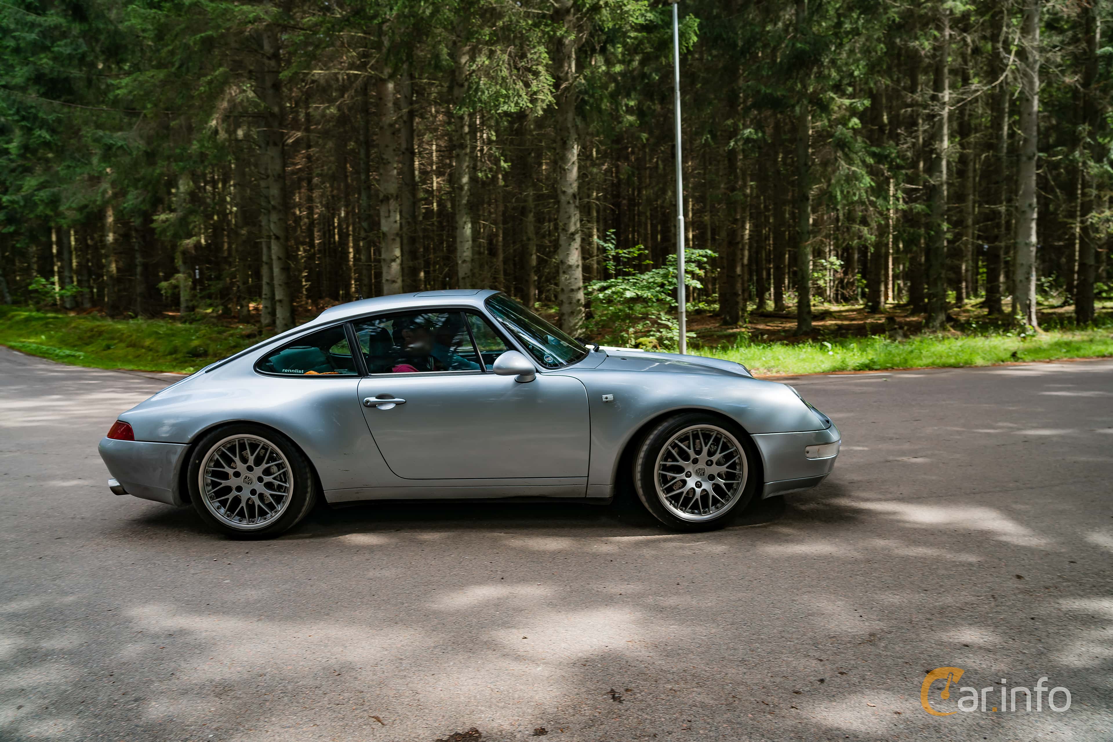 Porsche 911 Carrera 4  272hp, 1995
