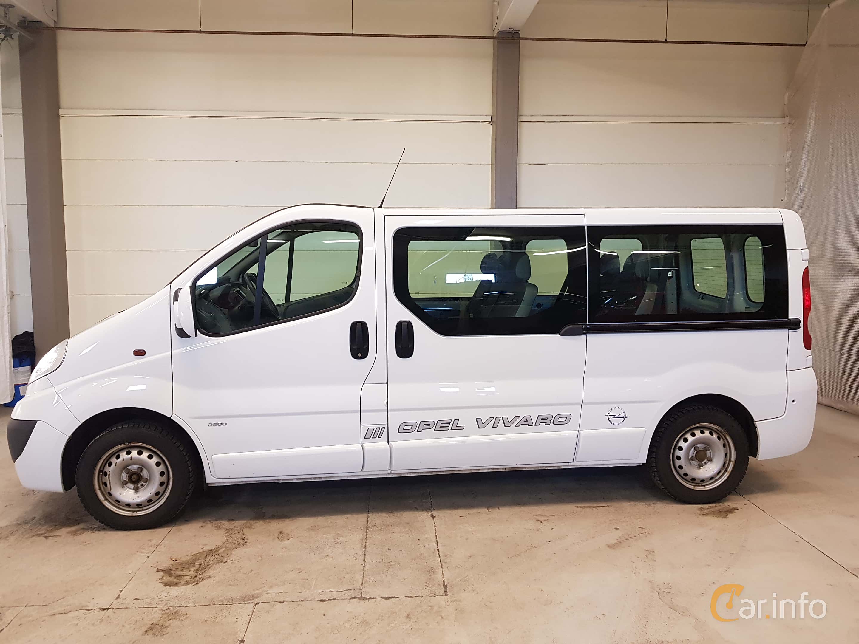 Opel Vivaro Combi 2.0 CDTI Manual, 115hp, 2011