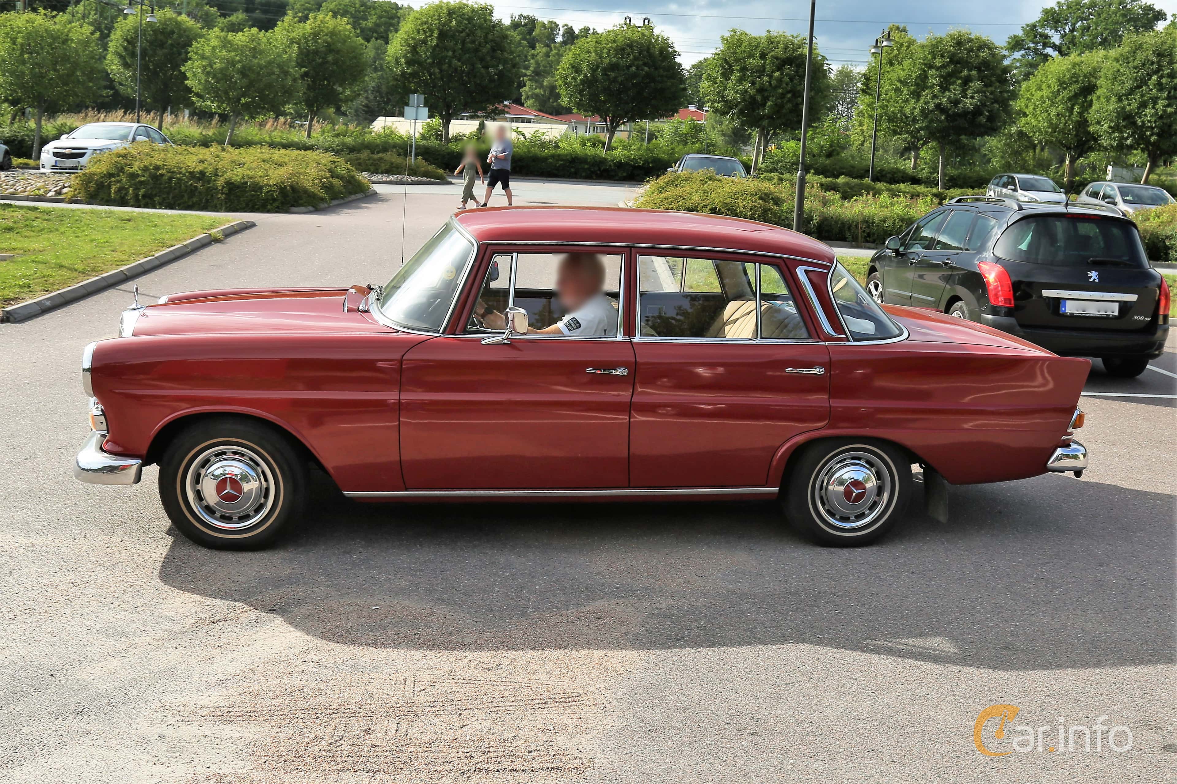 Mercedes-Benz 200  Manual, 95hp, 1966