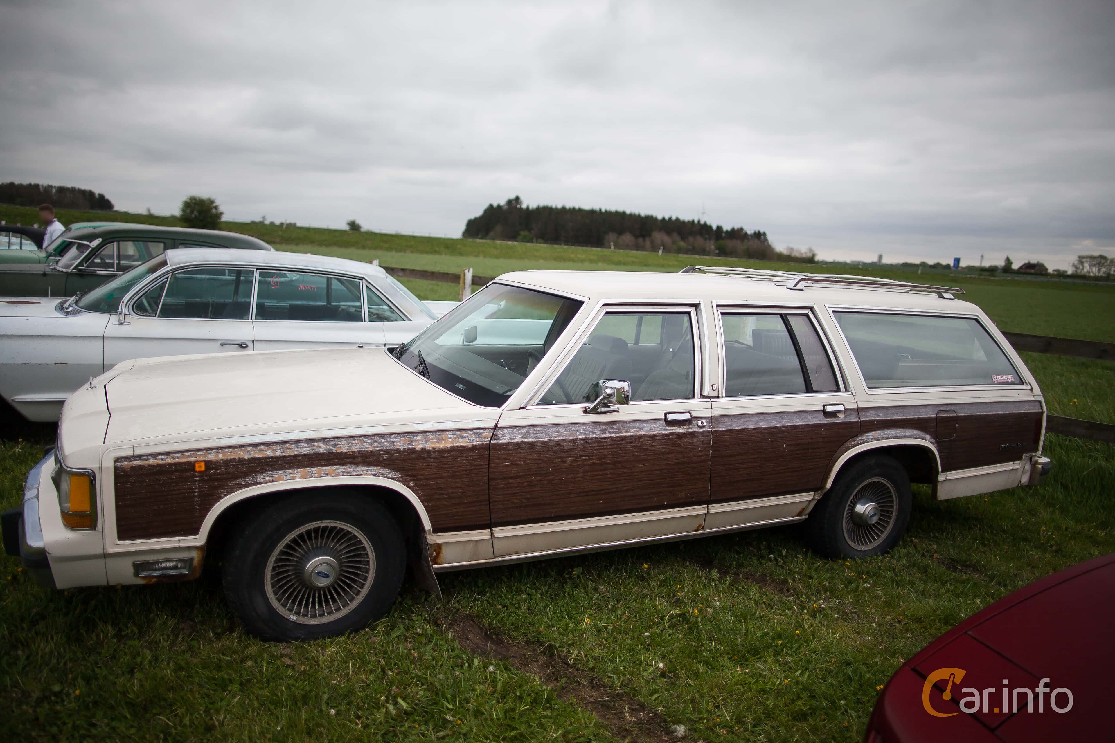 Ford LTD Crown Victoria Station Wagon 1st Generation Facelift 5.8 V8 Automatic, 4-speed