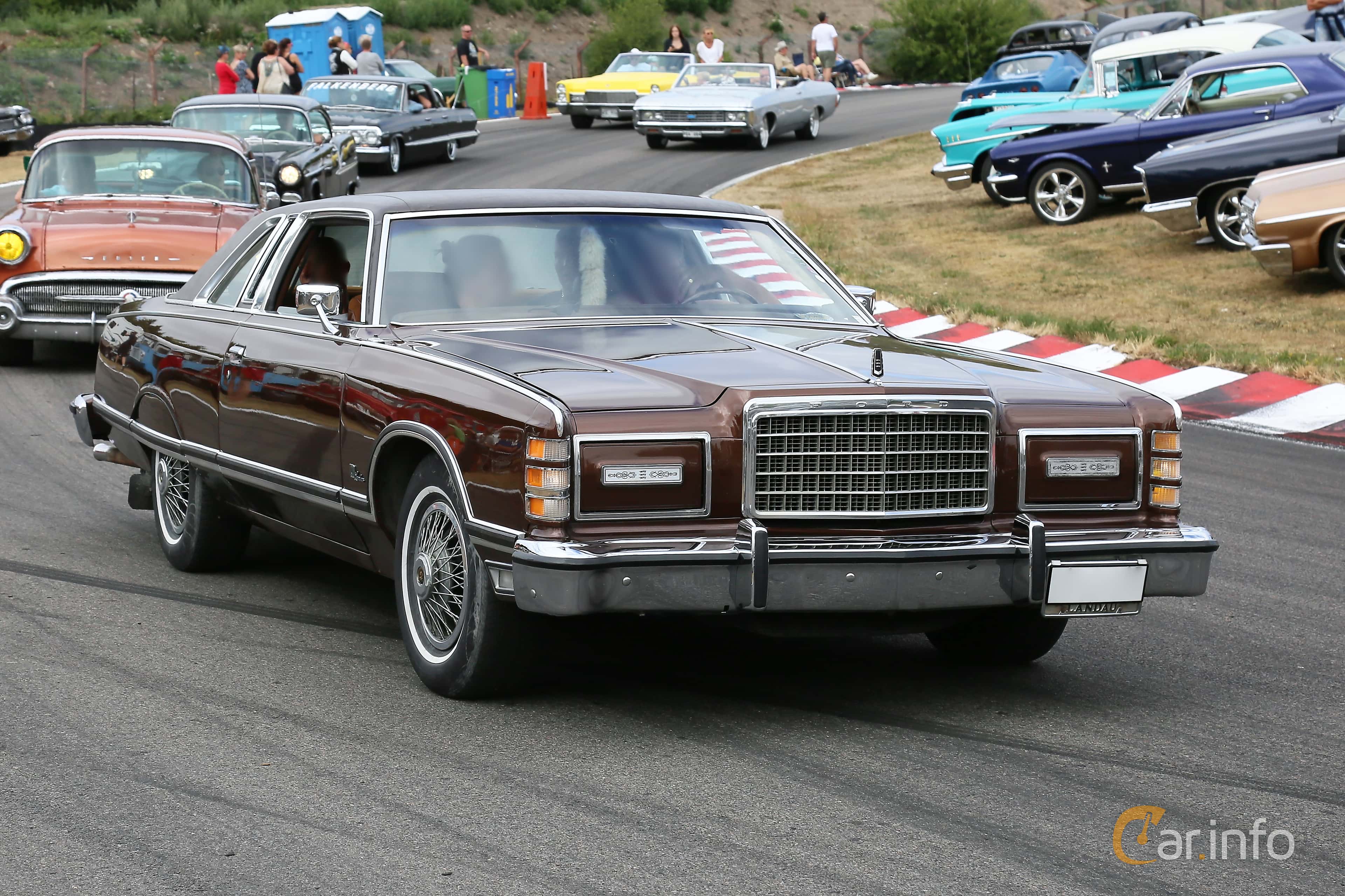 Ford LTD Landau 2-door Pillared Hardtop 6.6 V8 Automatic, 173hp, 1975
