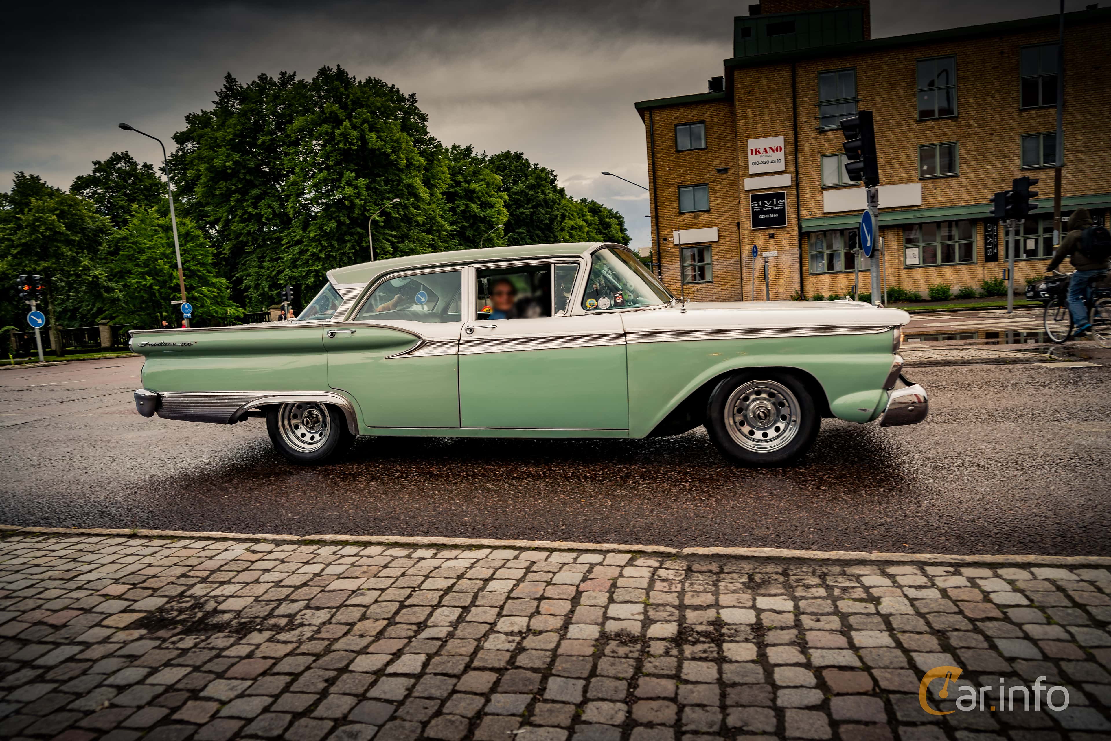 Ford Fairlane Town Sedan 3.7 Manual, 4-speed
