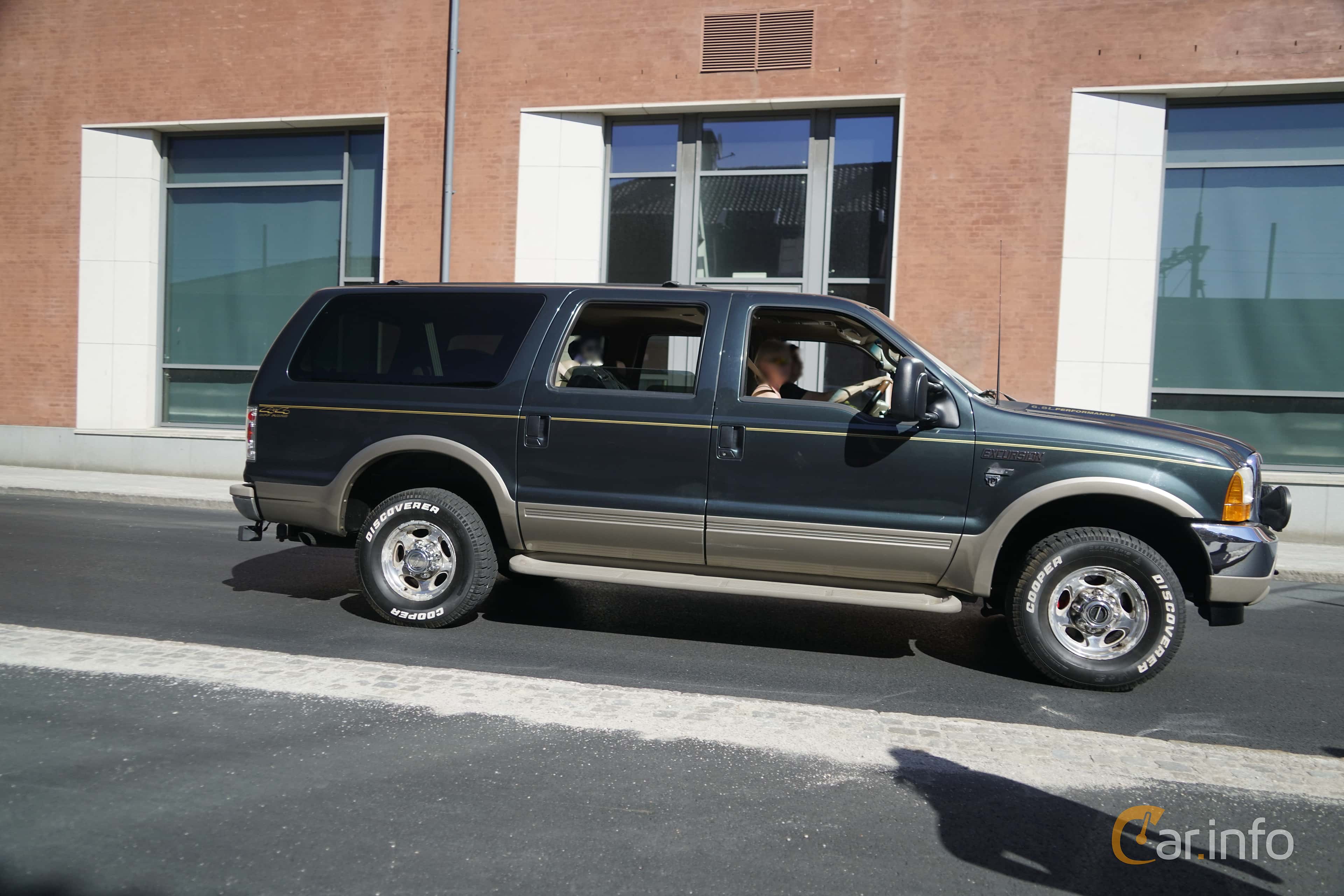 Ford Excursion 6.8 V10 4x4 Automatic, 314hp, 2005