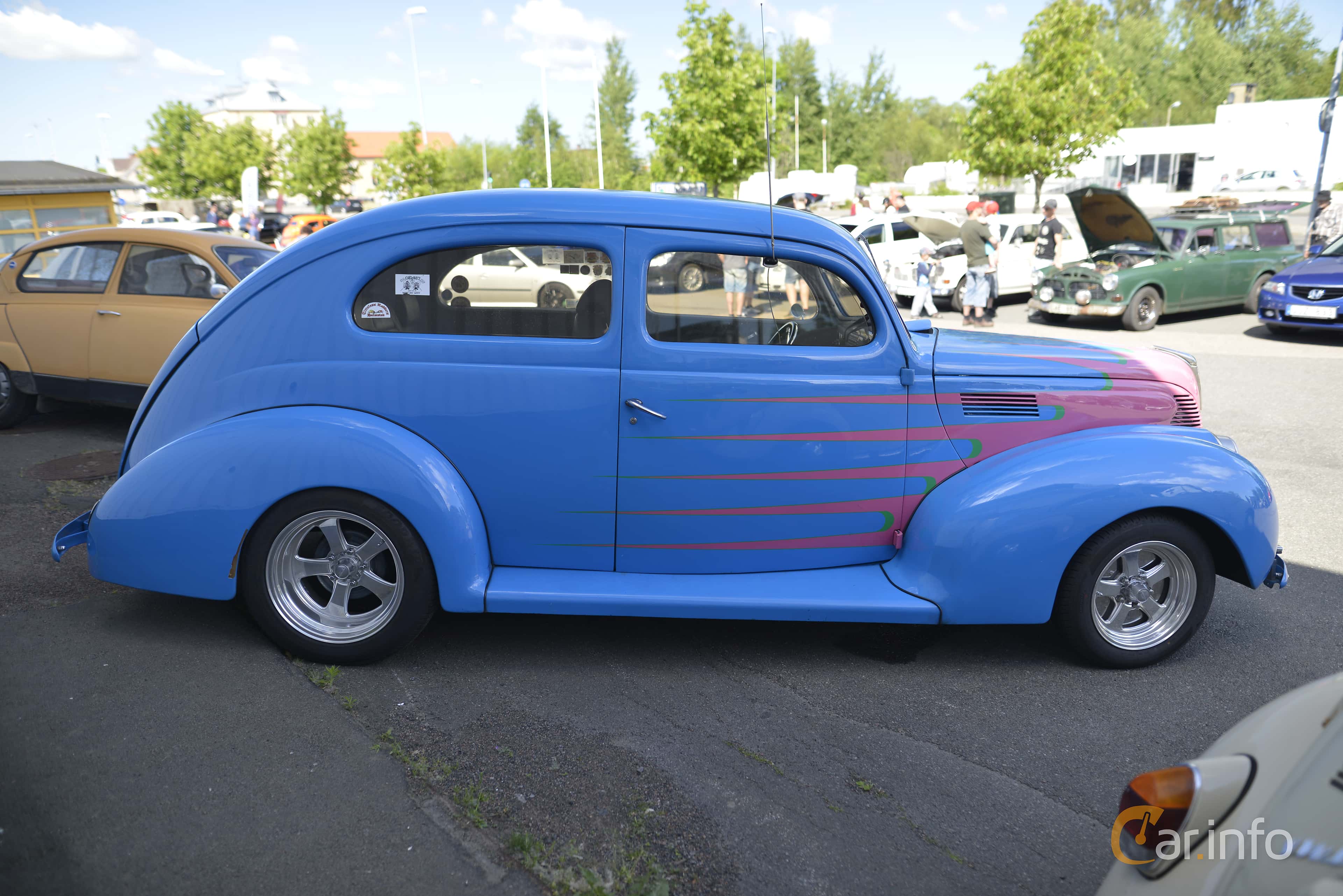 Ford Standard Tudor Sedan 2.2 V8 Manual, 61hp, 1939