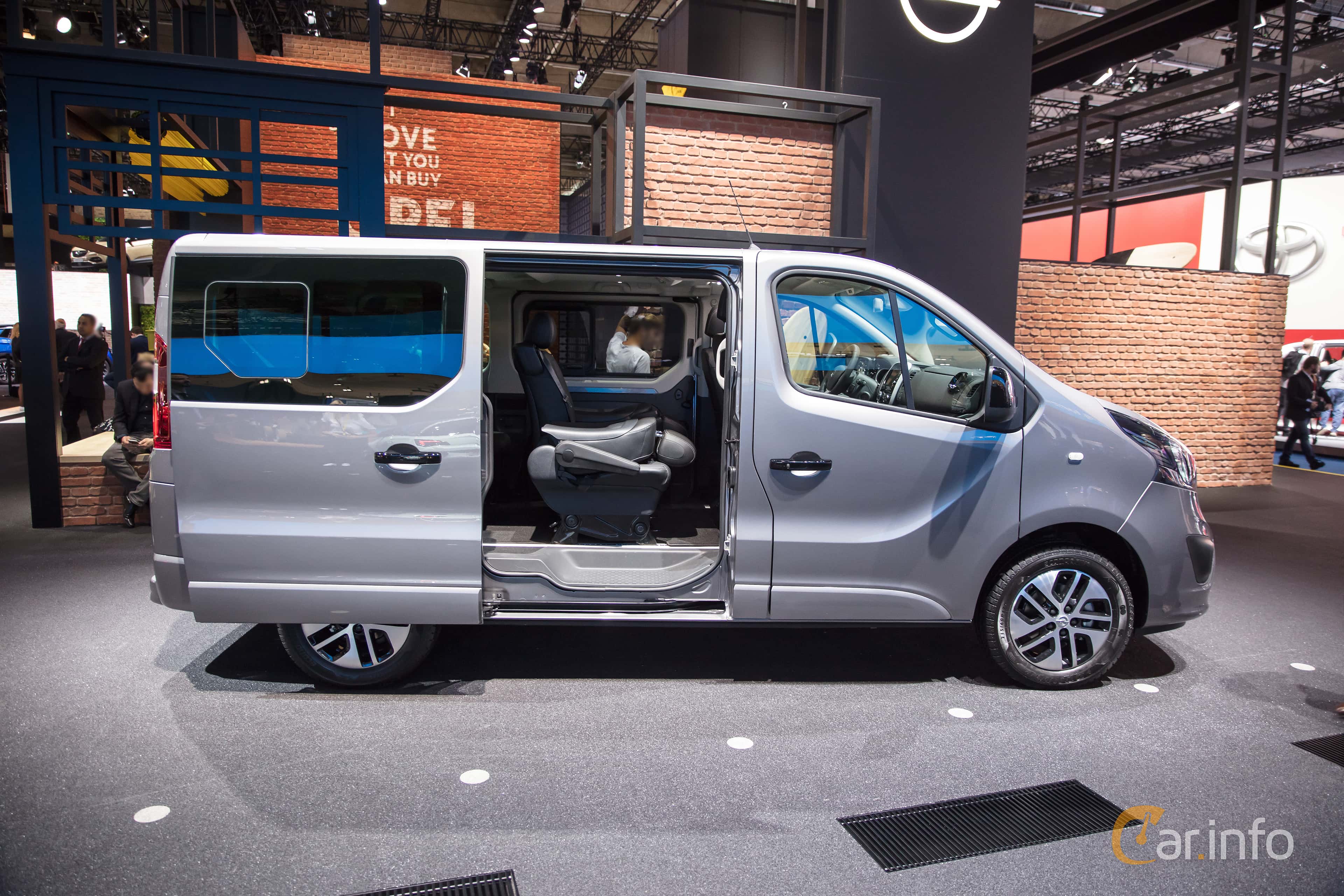 Opel Vivaro Combi 1.6 CDTI BIturbo Manual, 145hp, 2019
